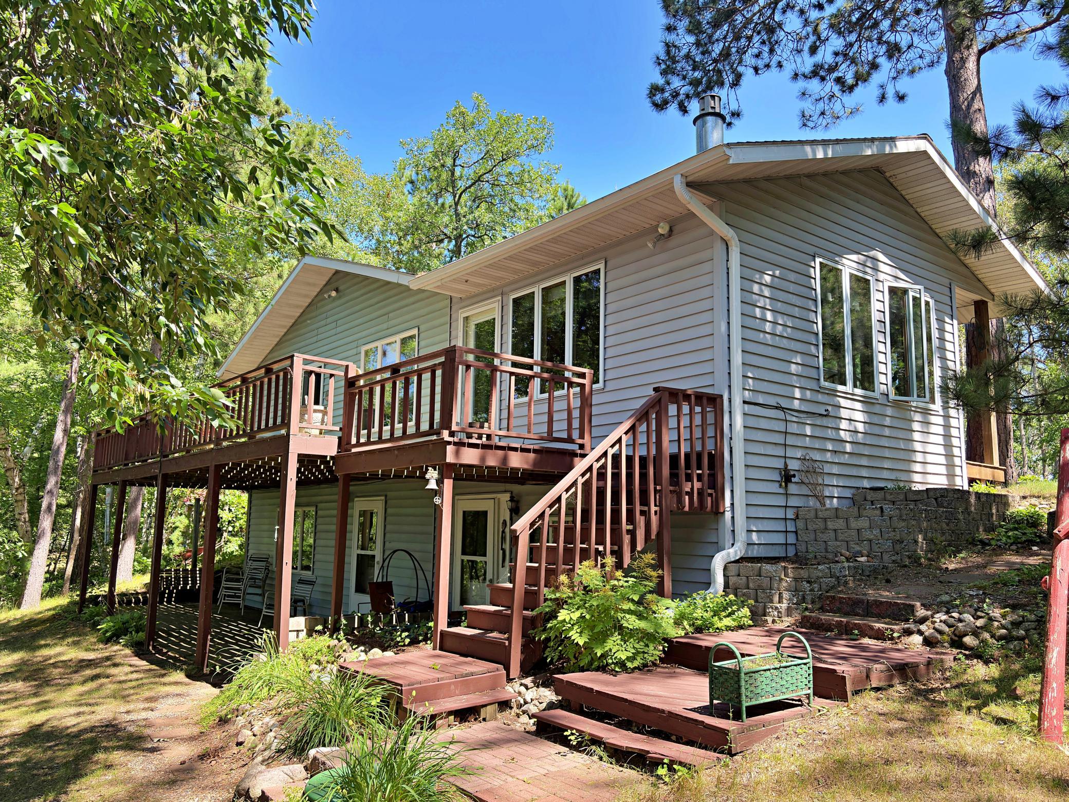 1986 single family home for sale at 9962 Knotty Pine Drive in Park Rapids, MN — 2 bed, 2 bath (photo 2 of 48)