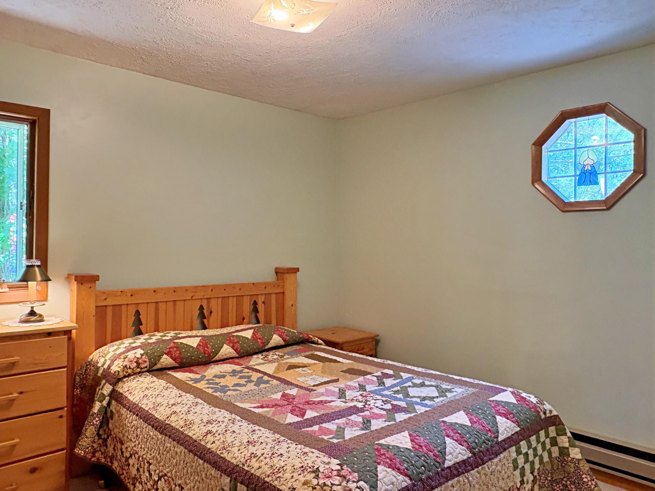 1986 single family home for sale at 9962 Knotty Pine Drive in Park Rapids, MN — 2 bed, 2 bath (photo 12 of 48)
