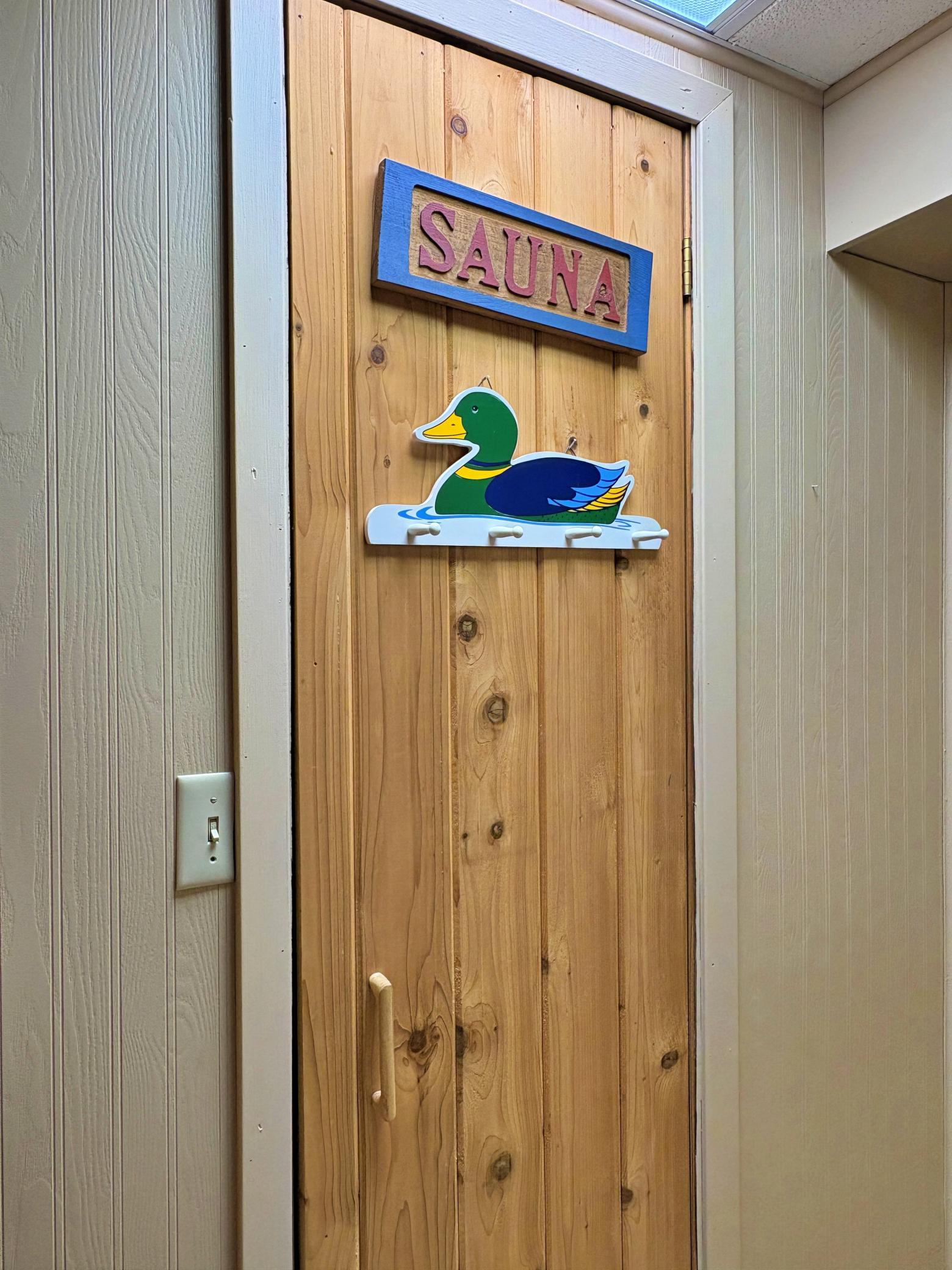 1986 single family home for sale at 9962 Knotty Pine Drive in Park Rapids, MN — 2 bed, 2 bath (photo 23 of 48)