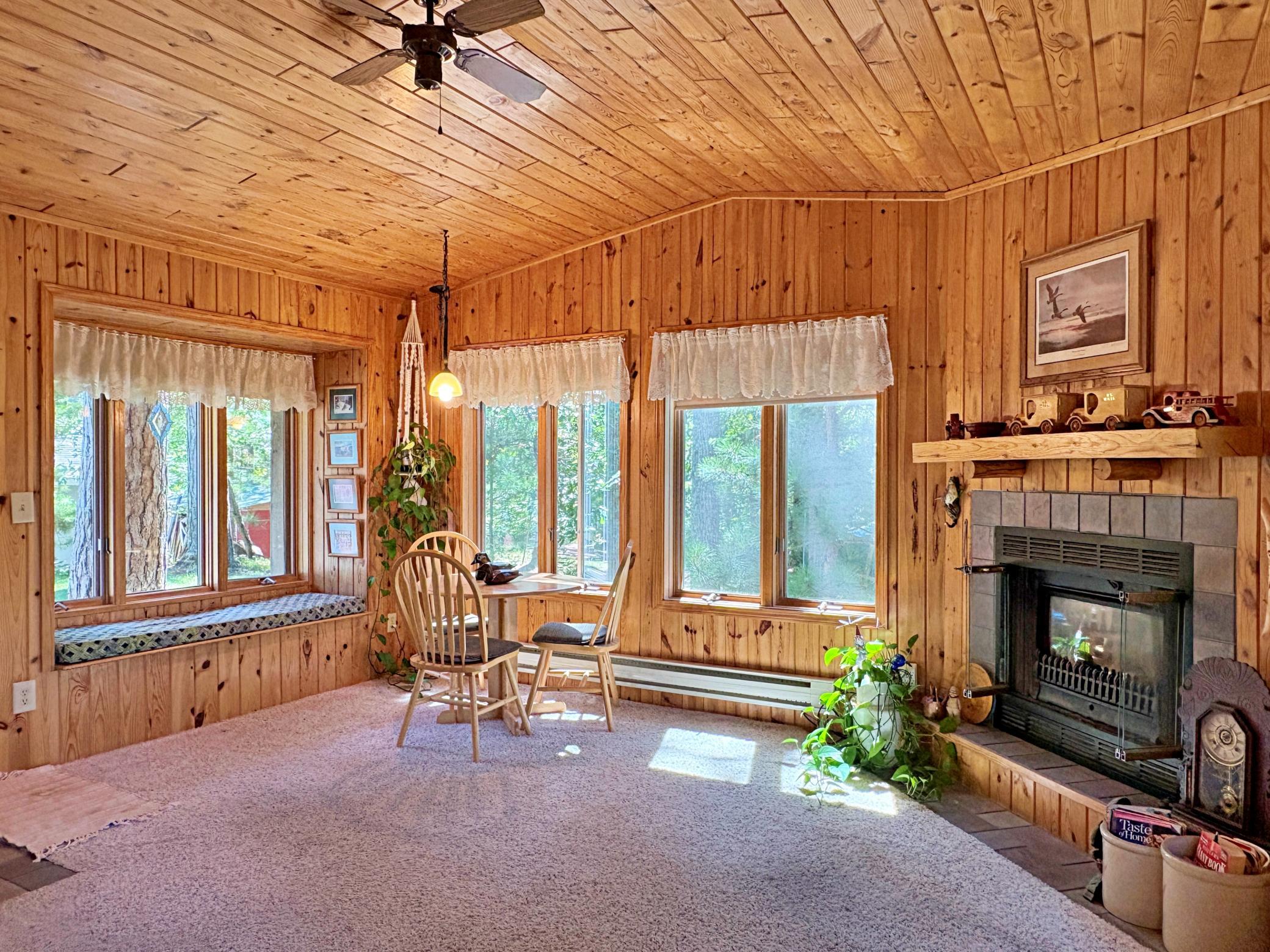 1986 single family home for sale at 9962 Knotty Pine Drive in Park Rapids, MN — 2 bed, 2 bath (photo 7 of 48)