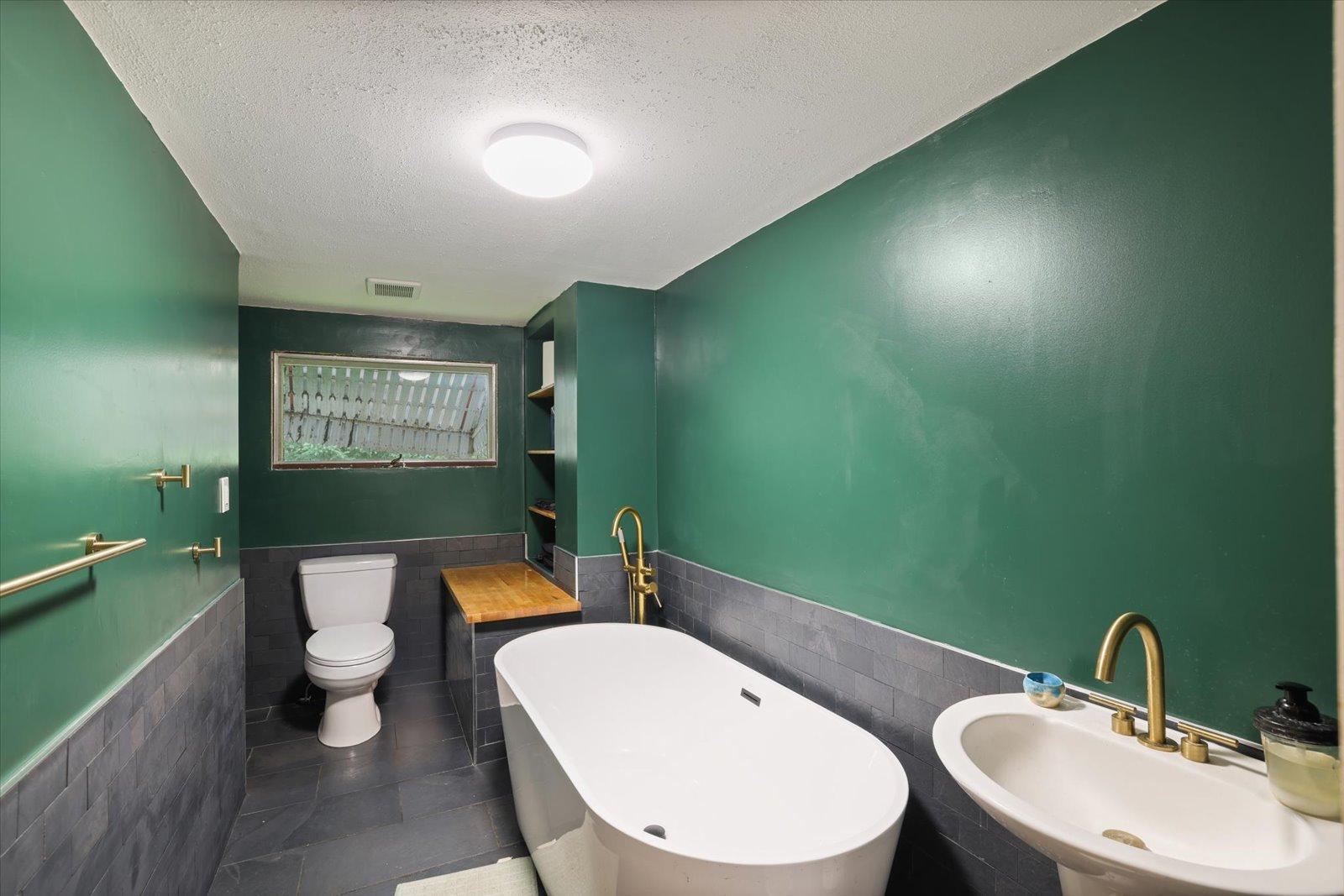 1906 single family home for sale at 403 Cole Street in Coleraine, MN — 3 bed, 2 bath (photo 11 of 26)