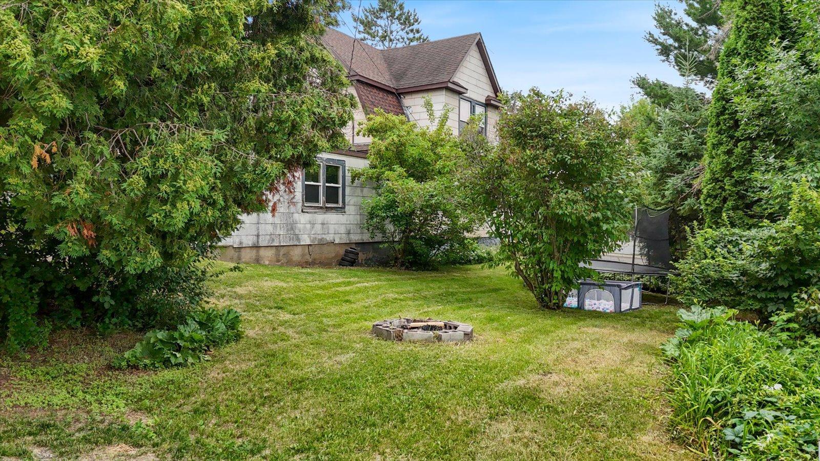 1906 single family home for sale at 403 Cole Street in Coleraine, MN — 3 bed, 2 bath (photo 22 of 26)