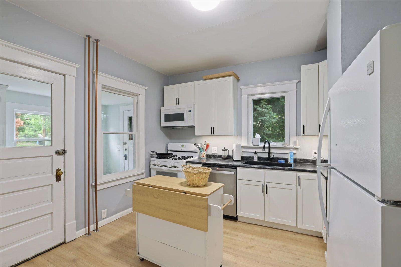 1906 single family home for sale at 403 Cole Street in Coleraine, MN — 3 bed, 2 bath (photo 4 of 26)