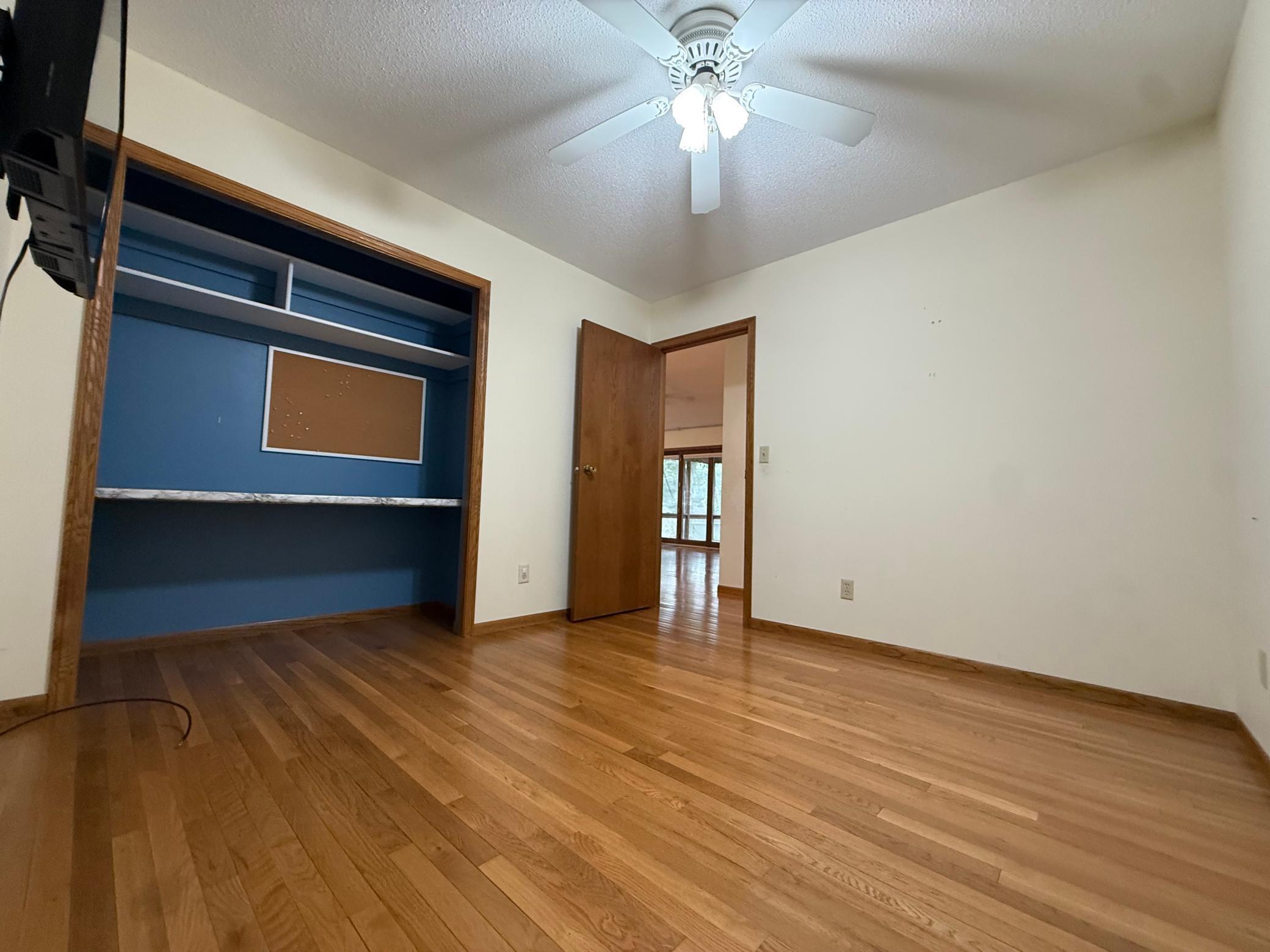 1991 single family home for sale at 2415 12th Avenue SW in Devils Lake, ND — 3 bed, 2 bath (photo 14 of 32)