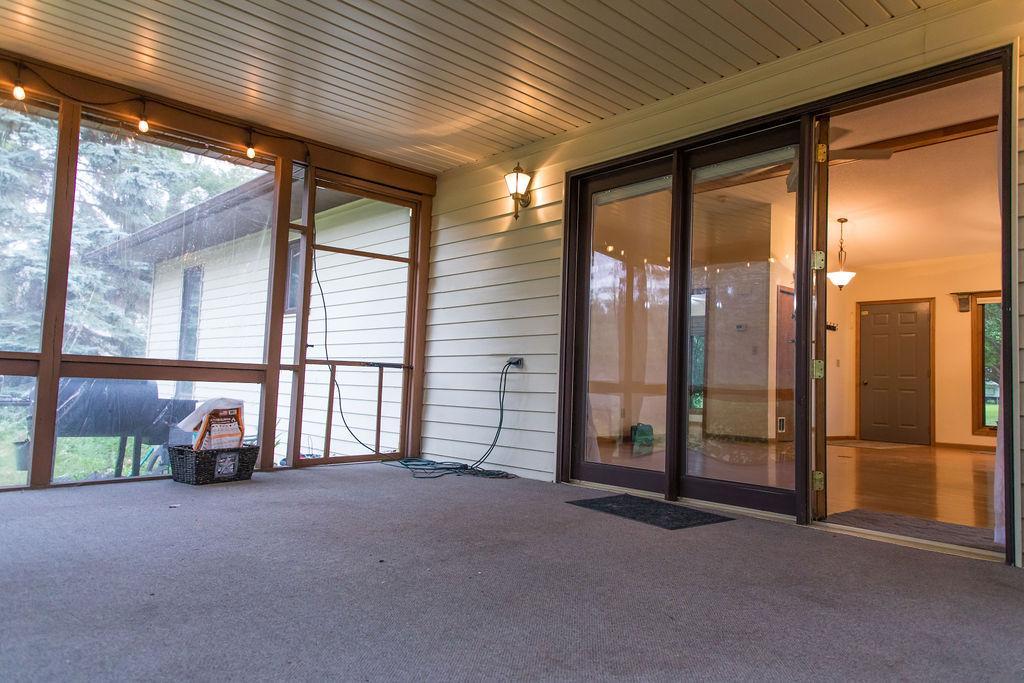 1991 single family home for sale at 2415 12th Avenue SW in Devils Lake, ND — 3 bed, 2 bath (photo 23 of 32)