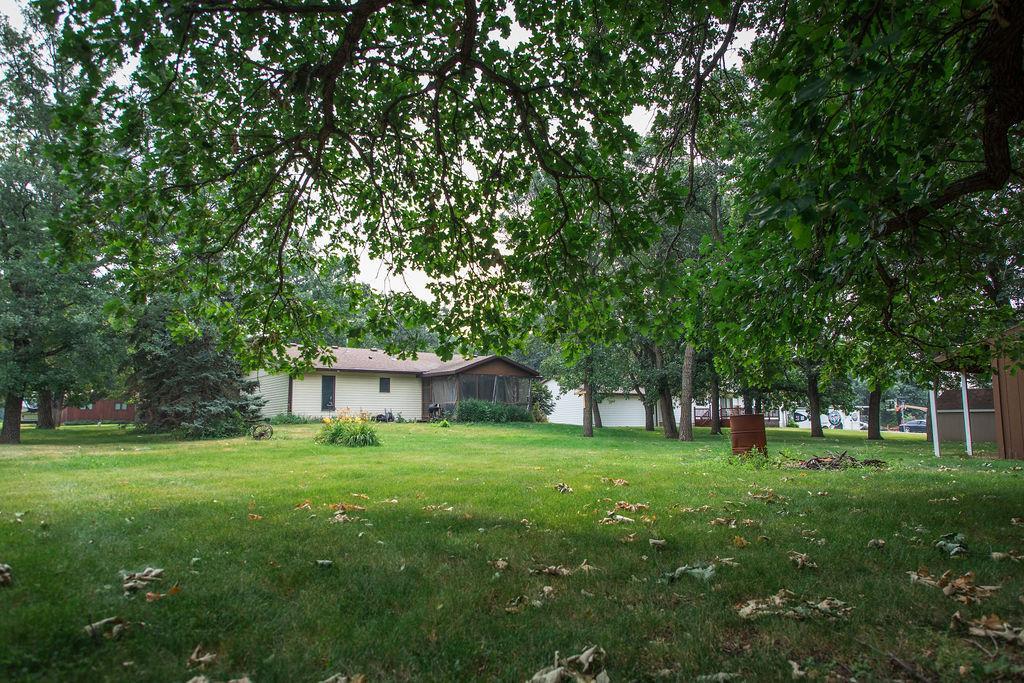 1991 single family home for sale at 2415 12th Avenue SW in Devils Lake, ND — 3 bed, 2 bath (photo 31 of 32)