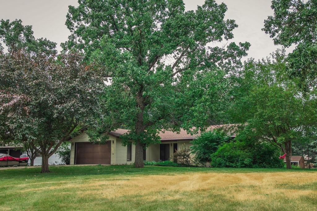 1991 single family home for sale at 2415 12th Avenue SW in Devils Lake, ND — 3 bed, 2 bath (photo 32 of 32)