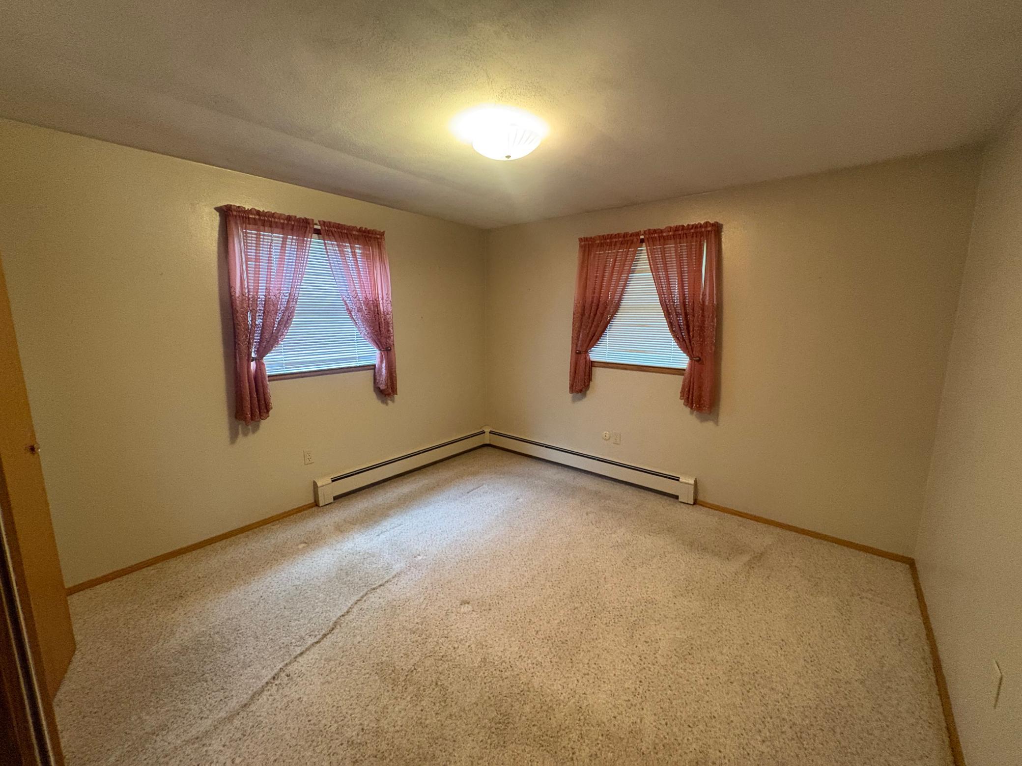 1967 single family home for sale at 1431 7th Street N in Wahpeton, ND — 4 bed, 2 bath (photo 11 of 26)