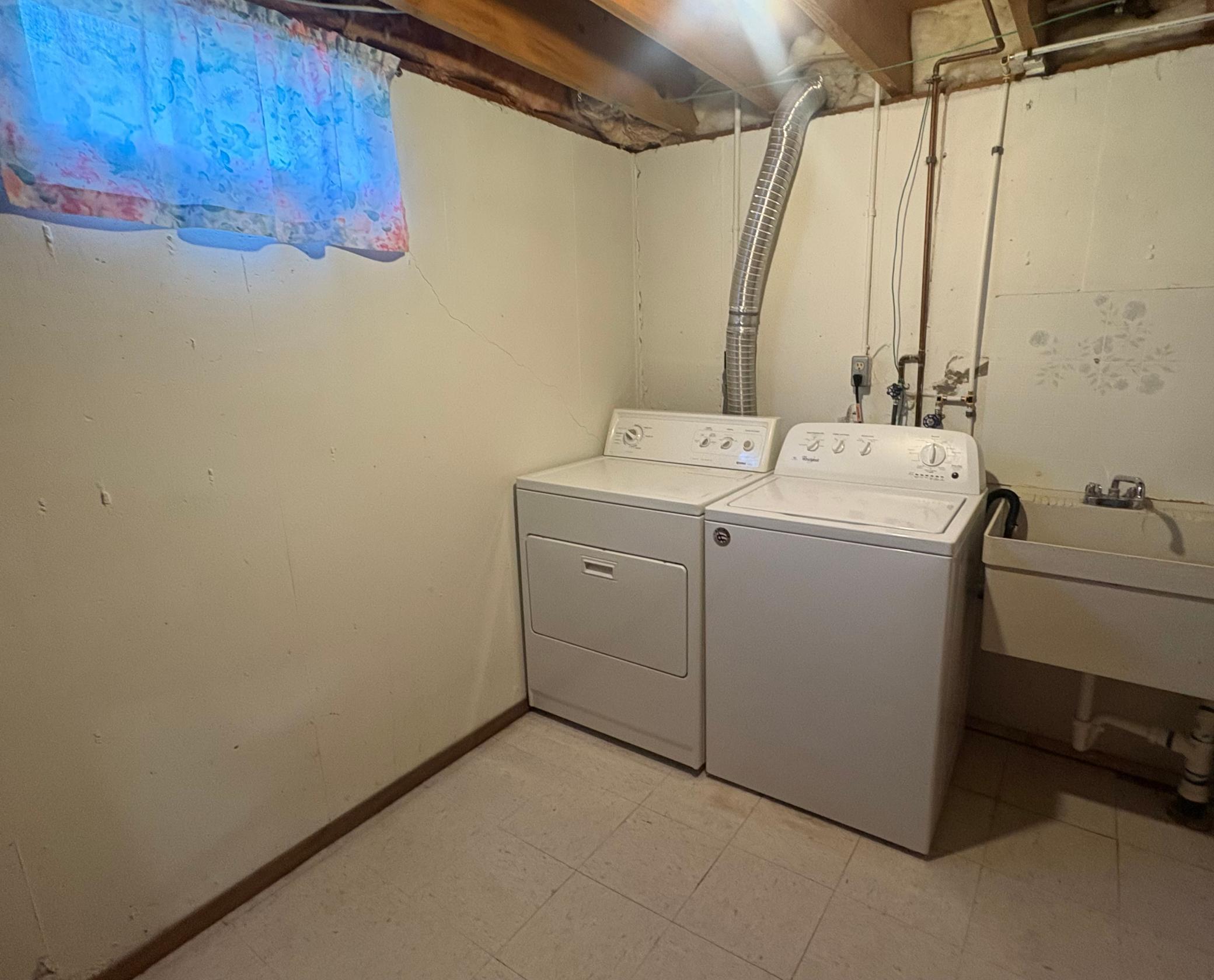 1967 single family home for sale at 1431 7th Street N in Wahpeton, ND — 4 bed, 2 bath (photo 18 of 26)