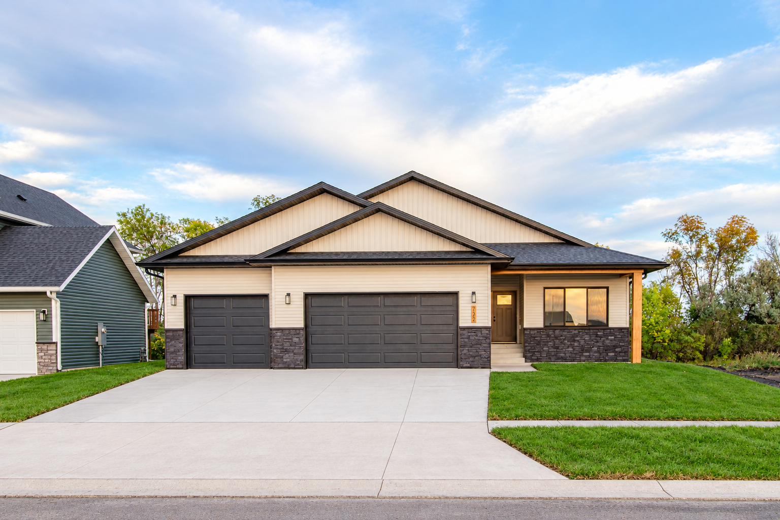 2026 single family home for sale at 7102 65th Street S in Horace, ND — 5 bed, 3 bath