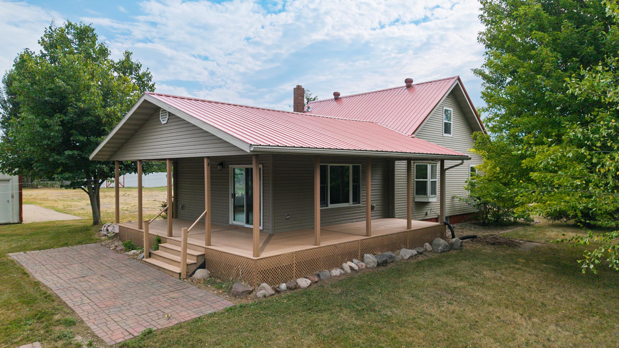 1965 single family home for sale at 12720 45th Street SE in Fingal, ND — 3 bed, 2 bath (photo 40 of 61)