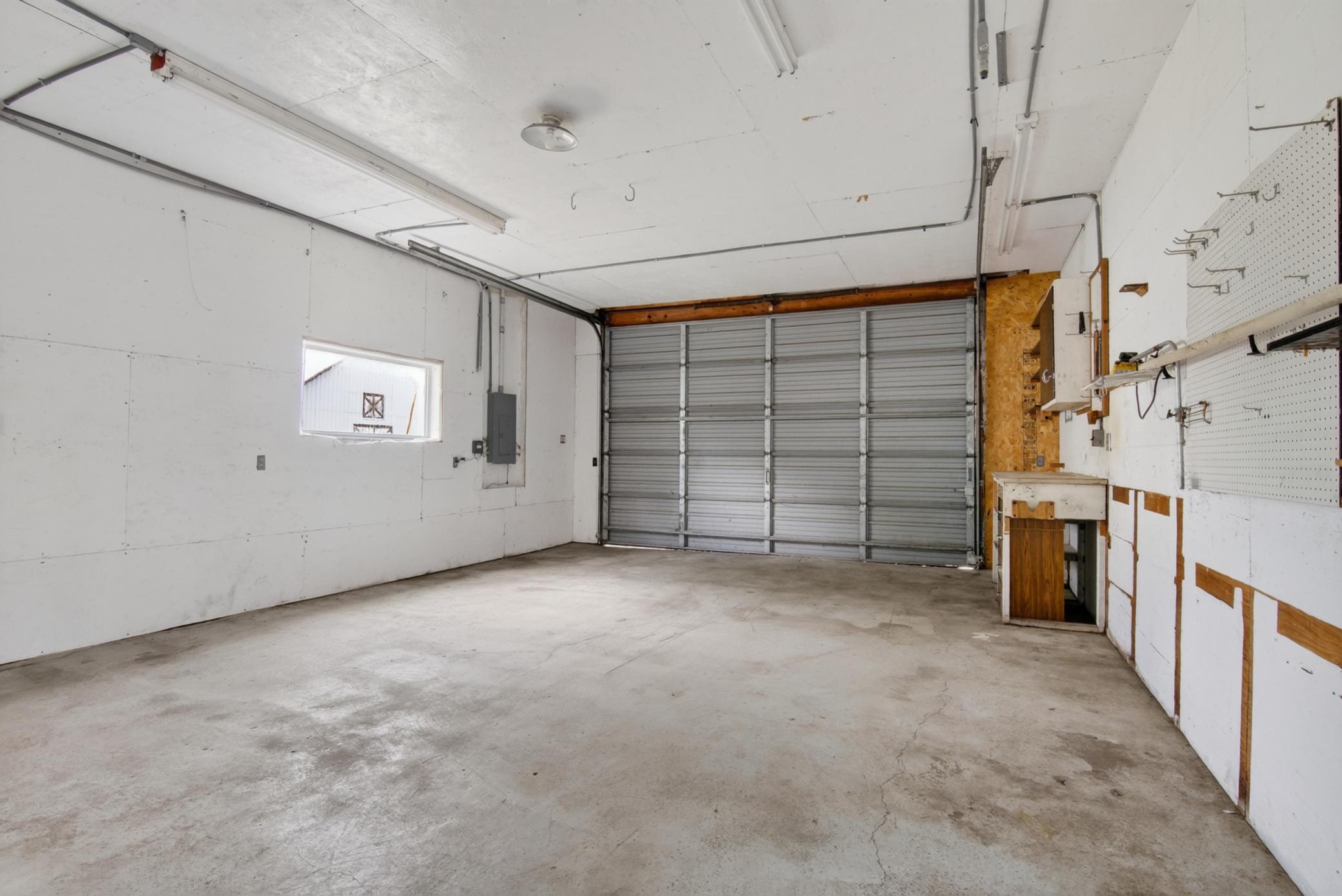 1965 single family home for sale at 12720 45th Street SE in Fingal, ND — 3 bed, 2 bath (photo 44 of 61)