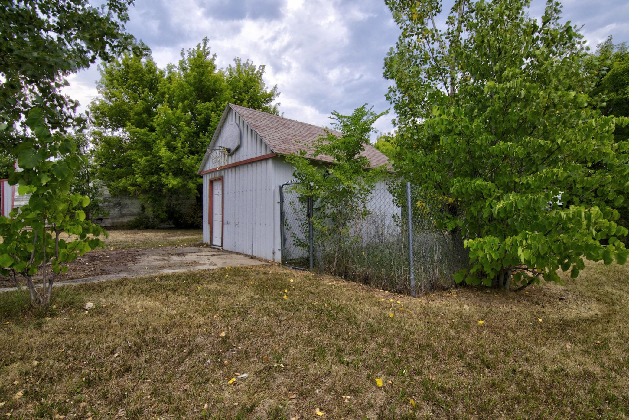 1965 single family home for sale at 12720 45th Street SE in Fingal, ND — 3 bed, 2 bath (photo 50 of 61)