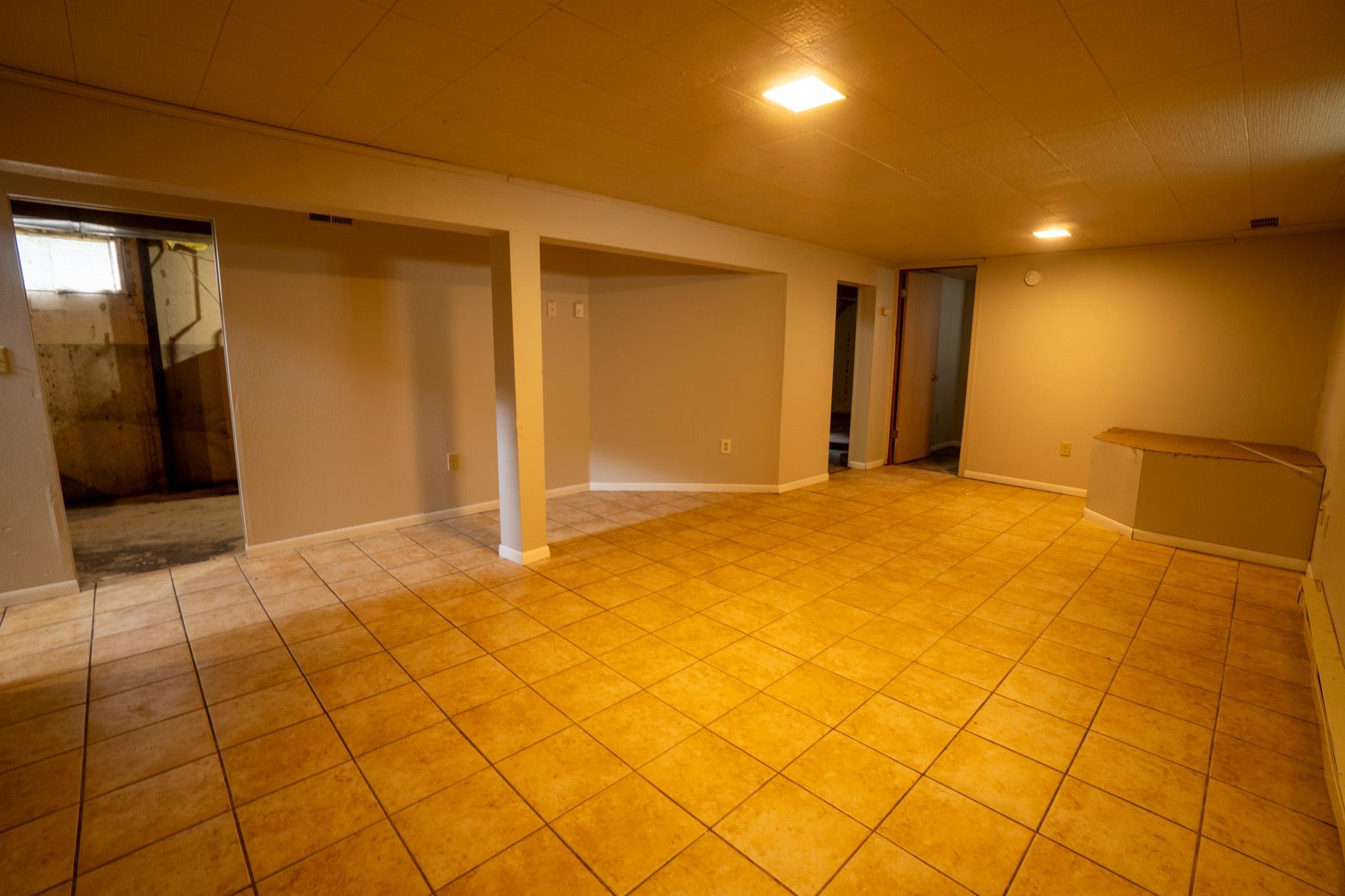 1503 15th Street S, Moorhead MN 56560 - Photo 12 of 20