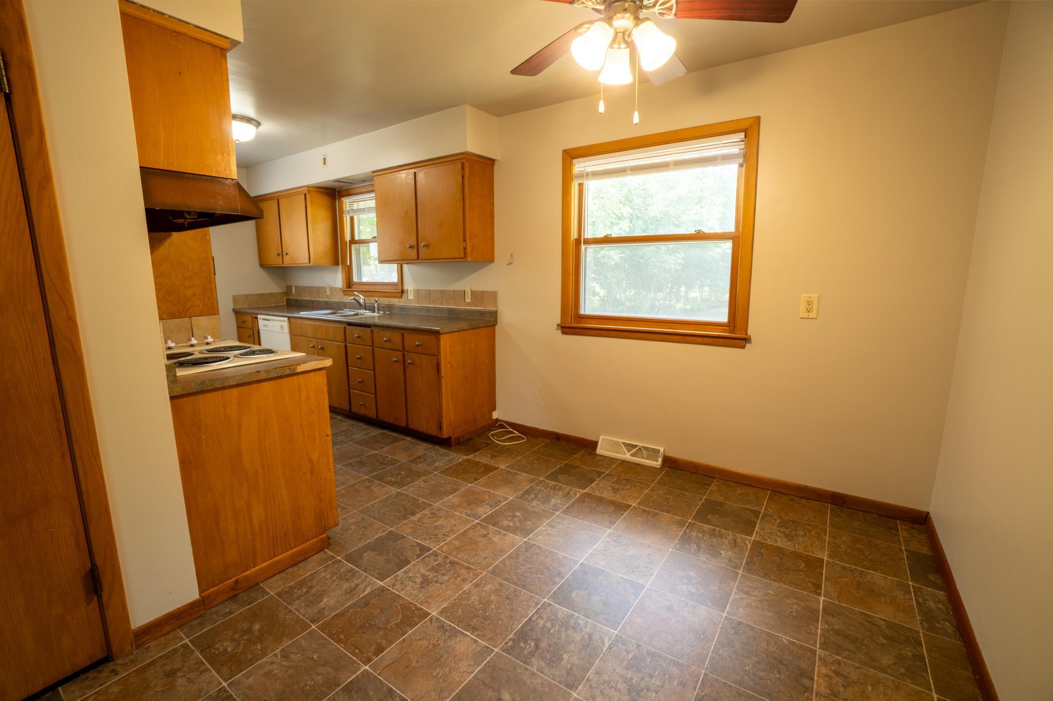 1503 15th Street S, Moorhead MN 56560 - Photo 8 of 20