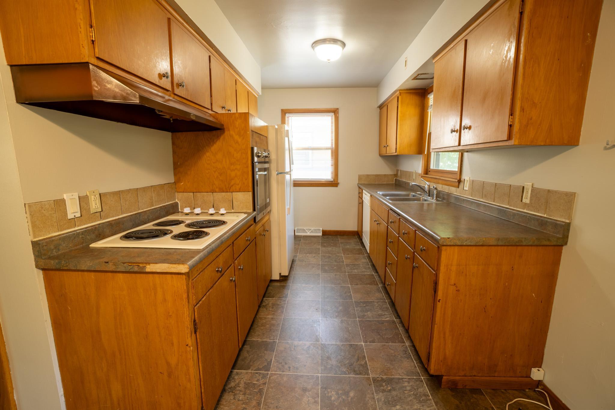 1503 15th Street S, Moorhead MN 56560 - Photo 10 of 20