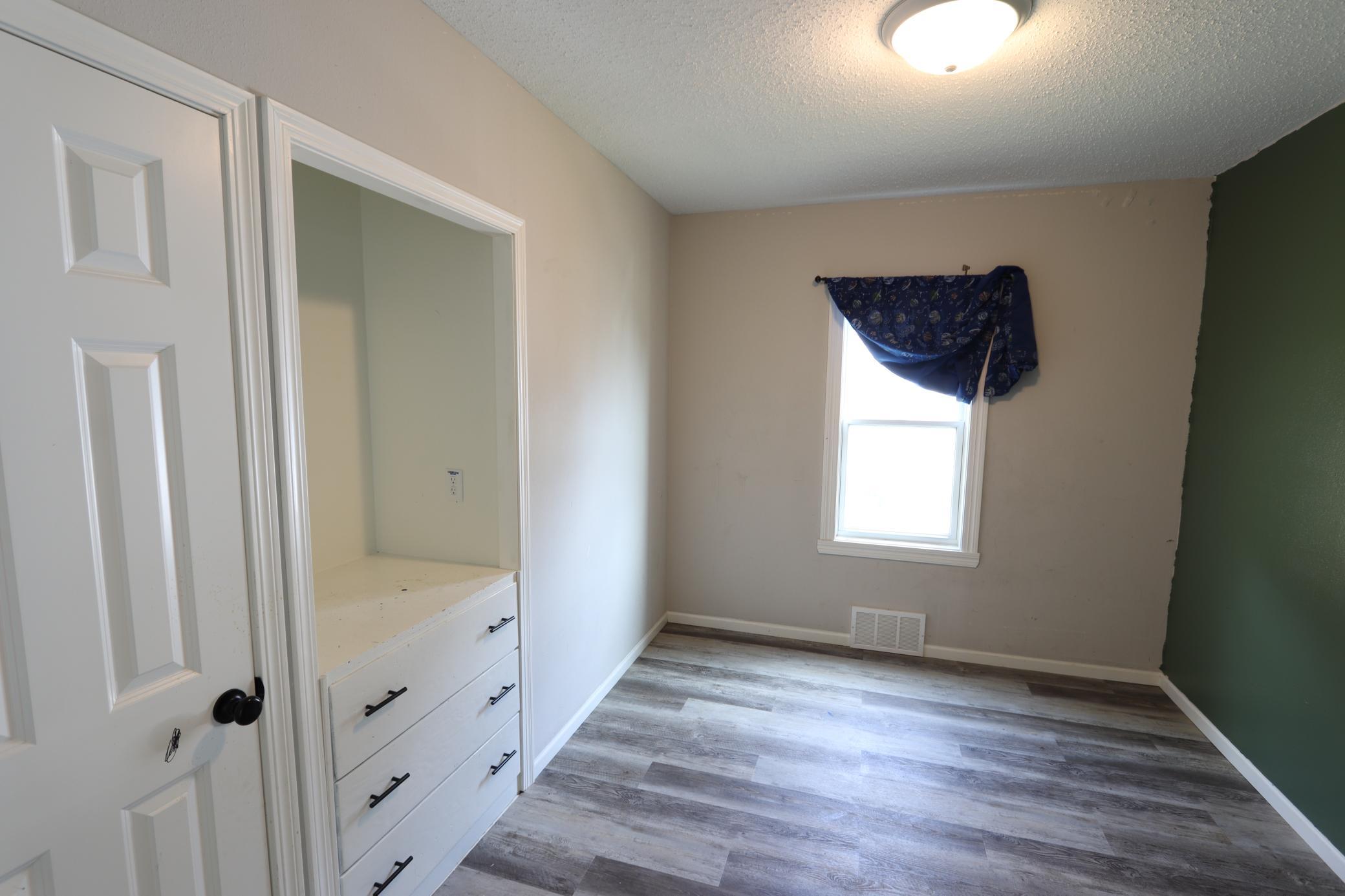 1944 single family home for sale at 105 Atlantic Avenue E in Badger, MN — 3 bed, 1 bath (photo 11 of 31)