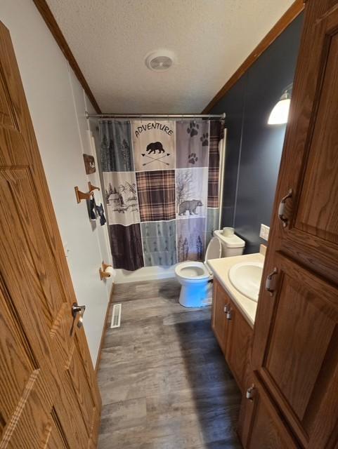 2001 single family home for sale at 417 5th Avenue SE in Baudette, MN — 3 bed, 2 bath (photo 7 of 22)