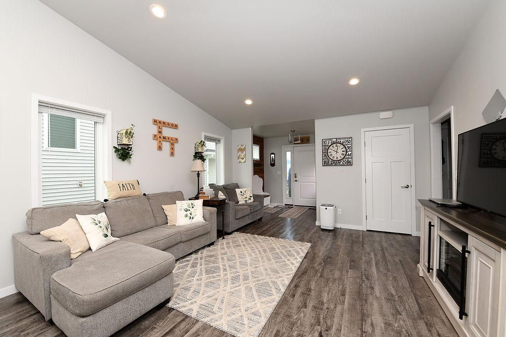 2723 W Westwood Street W, West Fargo ND 58078 - Photo 4 of 33