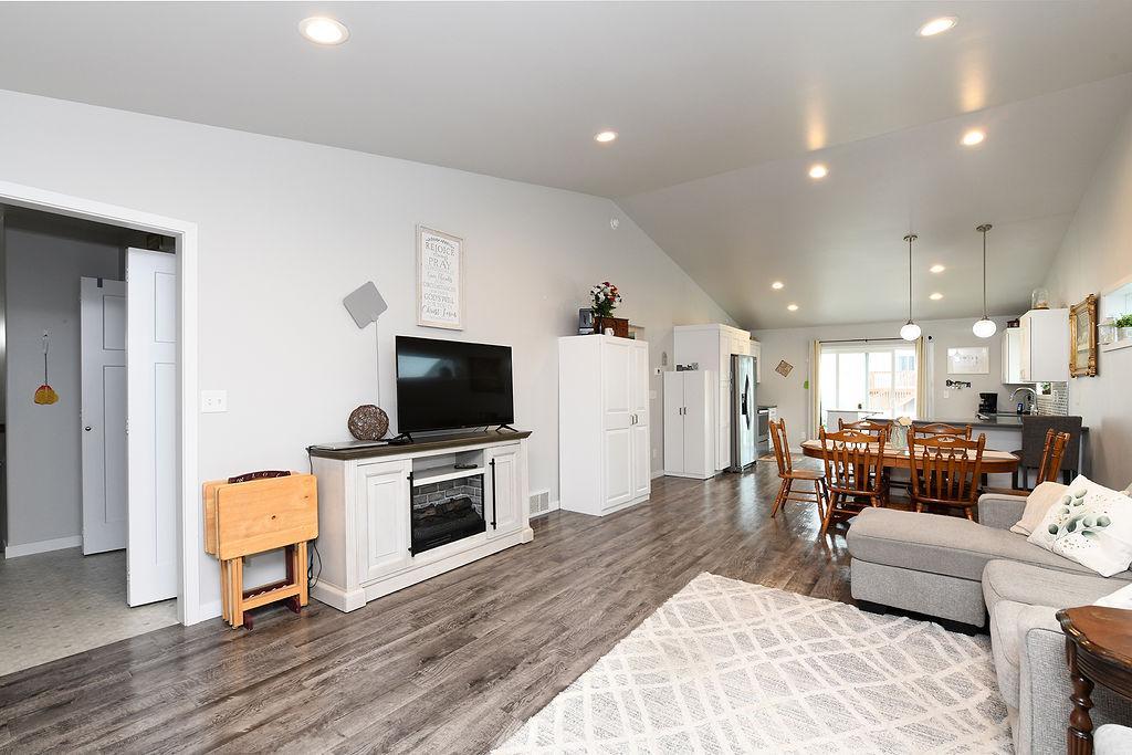 2723 W Westwood Street W, West Fargo ND 58078 - Photo 6 of 33