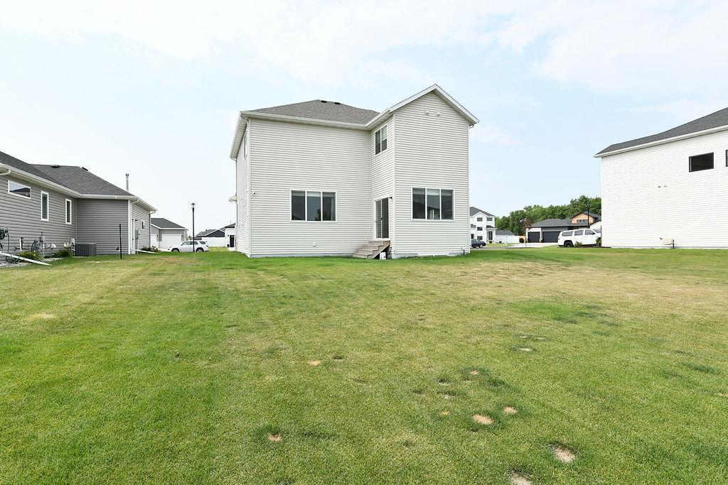 6719 Smylie Lane S, Fargo ND 58104 - Photo 2 of 38