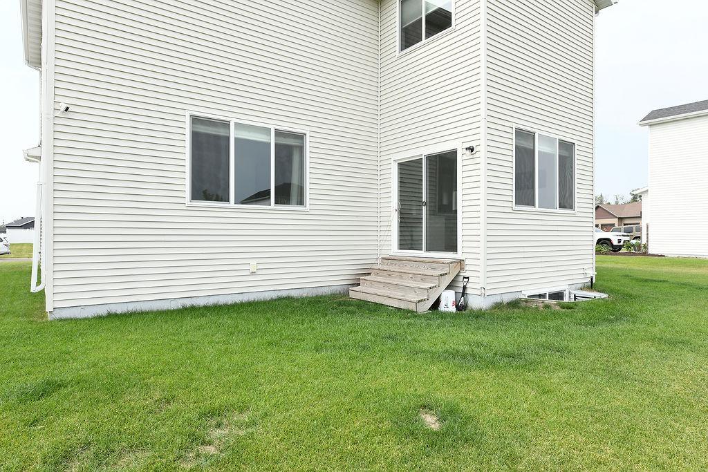 6719 Smylie Lane S, Fargo ND 58104 - Photo 4 of 38