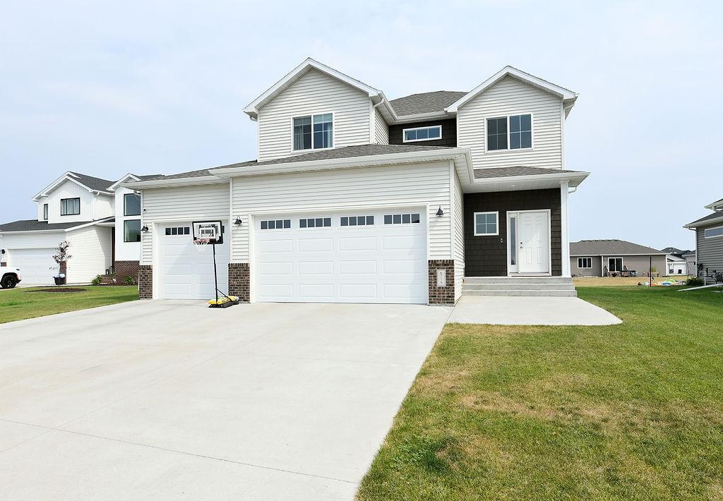 2021 single family home for sale at 6719 Smylie Lane S in Fargo, ND — 4 bed, 4 bath