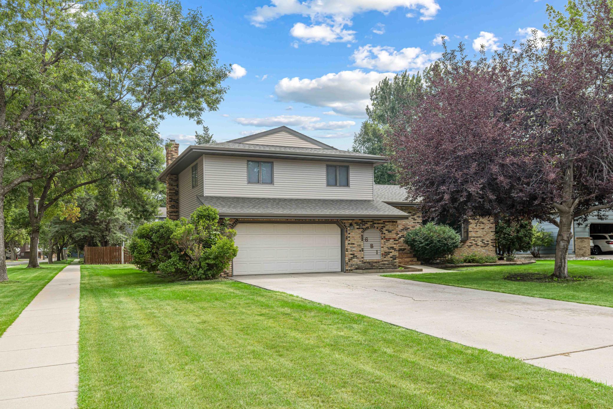 681 Cottonwood Court, West Fargo ND 58078 - Photo 3 of 62