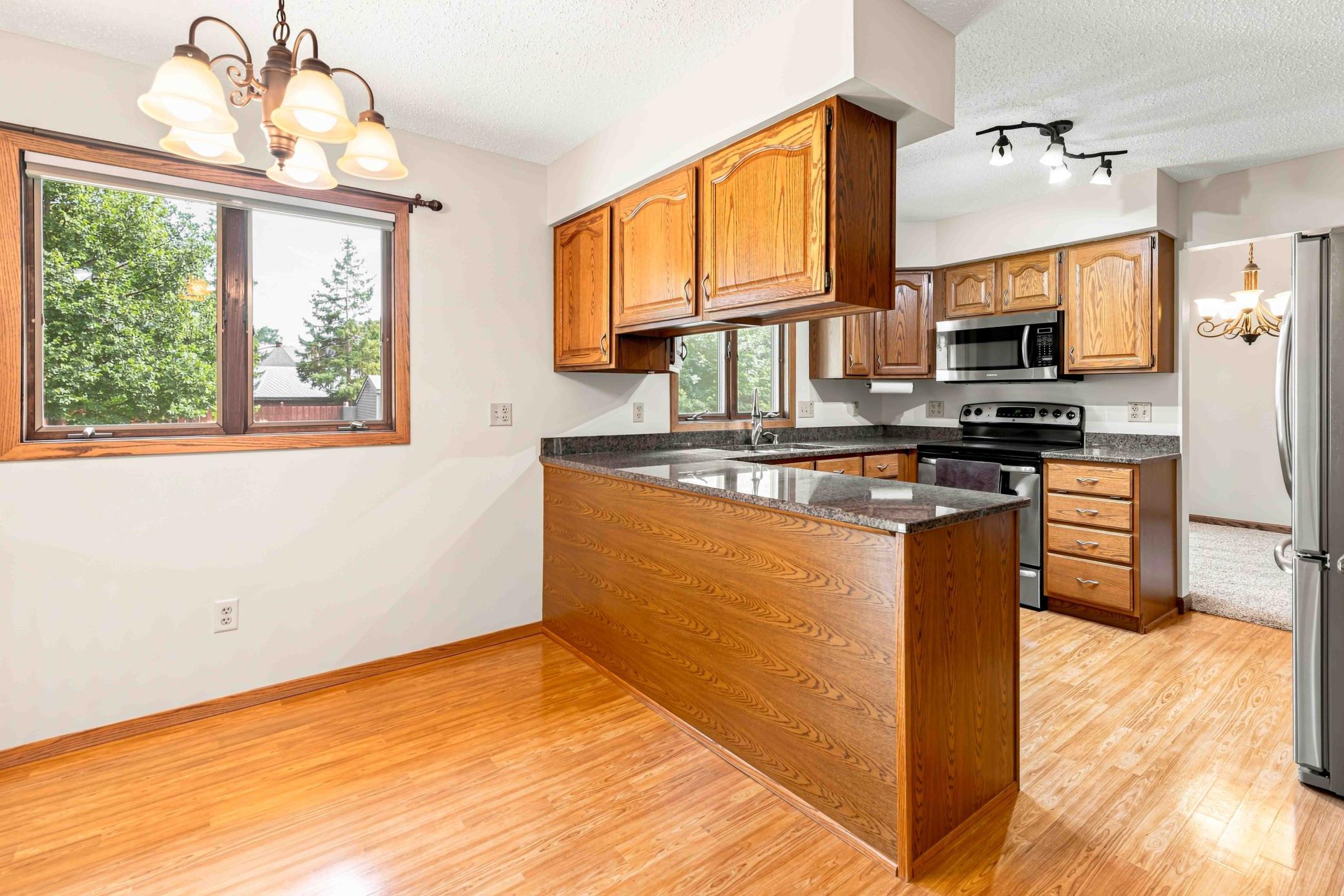 1978 single family home for sale at 681 Cottonwood Court in West Fargo, ND — 3 bed, 3 bath (photo 12 of 49)