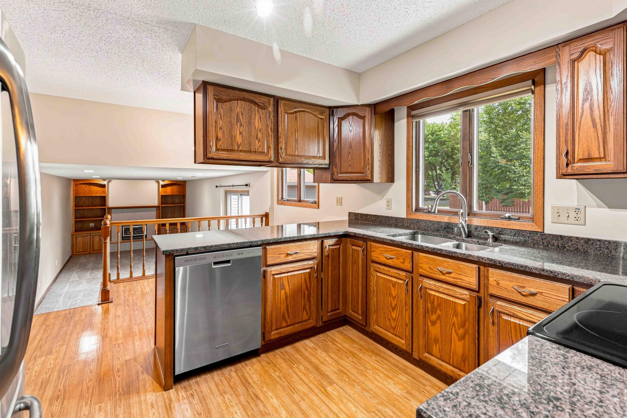 1978 single family home for sale at 681 Cottonwood Court in West Fargo, ND — 3 bed, 3 bath (photo 13 of 49)
