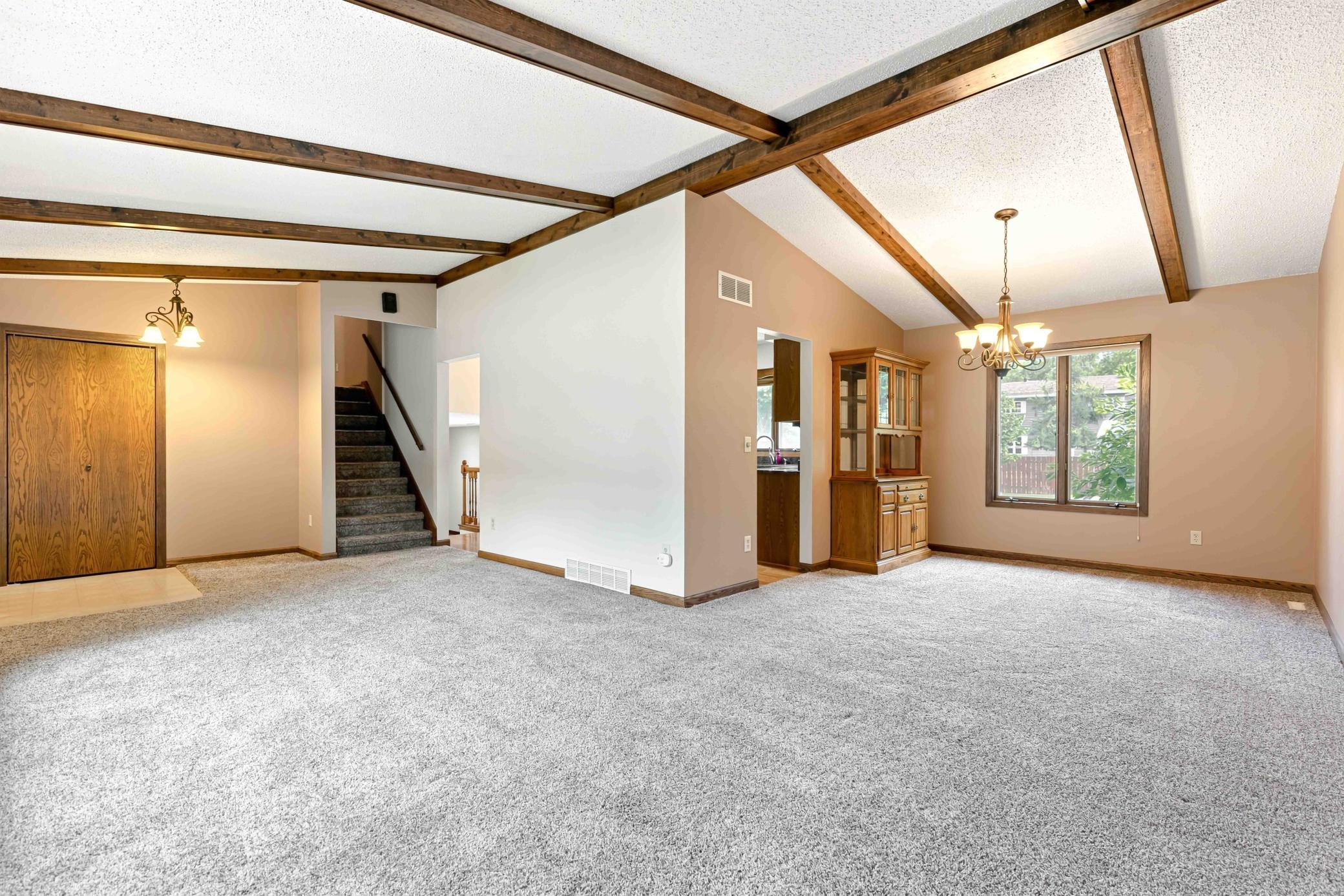 1978 single family home for sale at 681 Cottonwood Court in West Fargo, ND — 3 bed, 3 bath (photo 6 of 49)