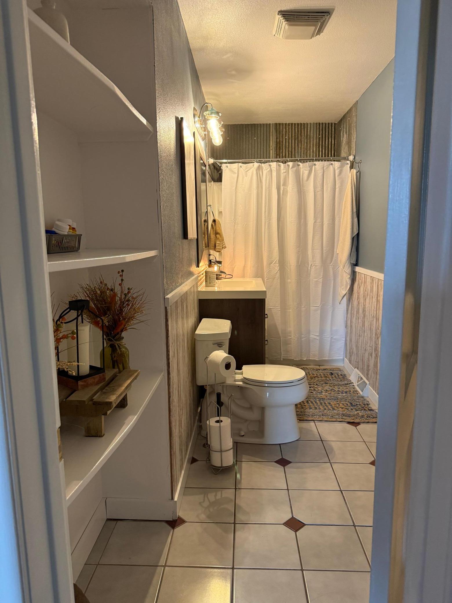 1903 single family home for sale at 352 3rd Avenue S in Casselton, ND — 2 bed, 3 bath (photo 18 of 47)