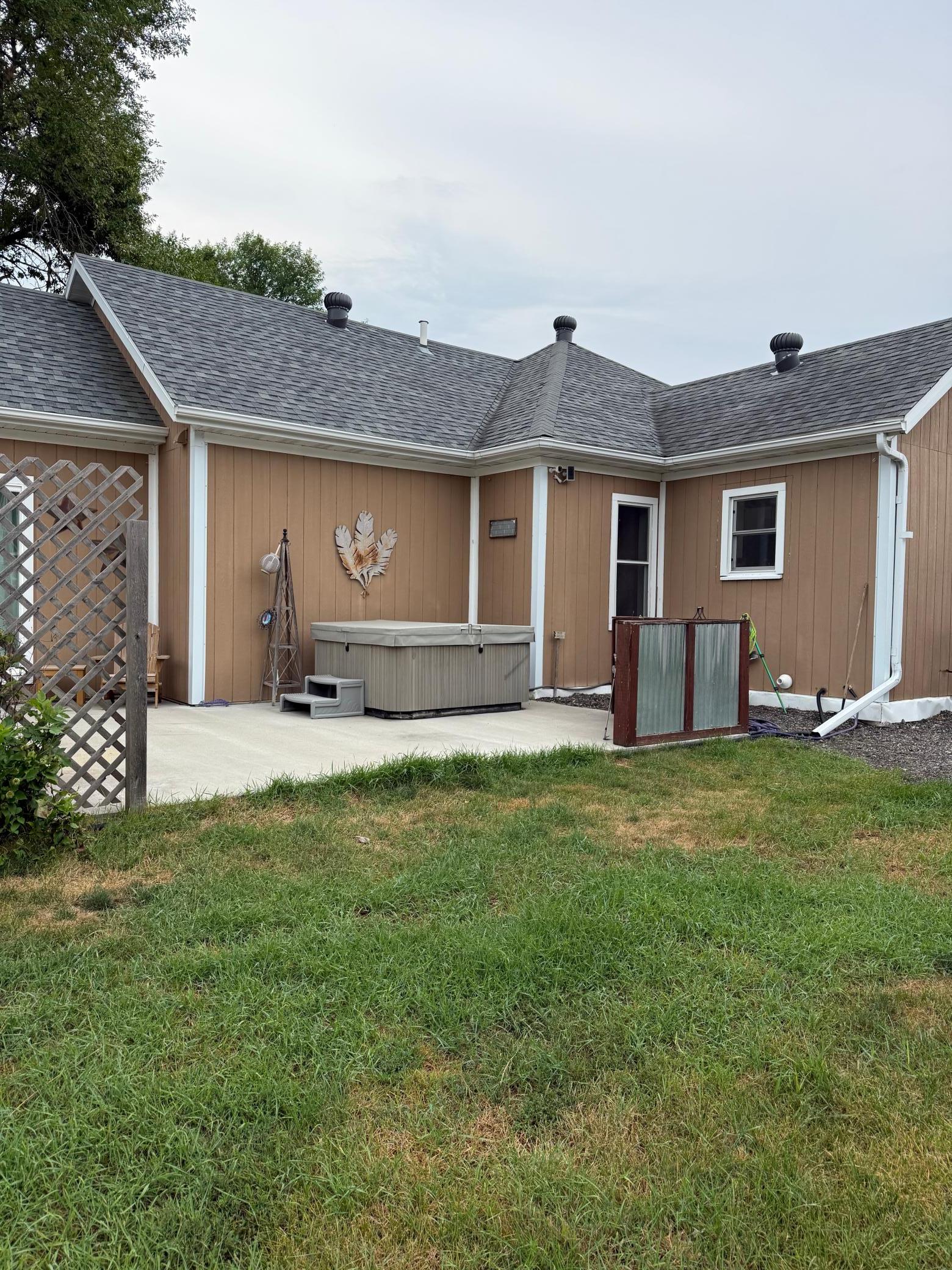 1903 single family home for sale at 352 3rd Avenue S in Casselton, ND — 2 bed, 3 bath (photo 36 of 47)