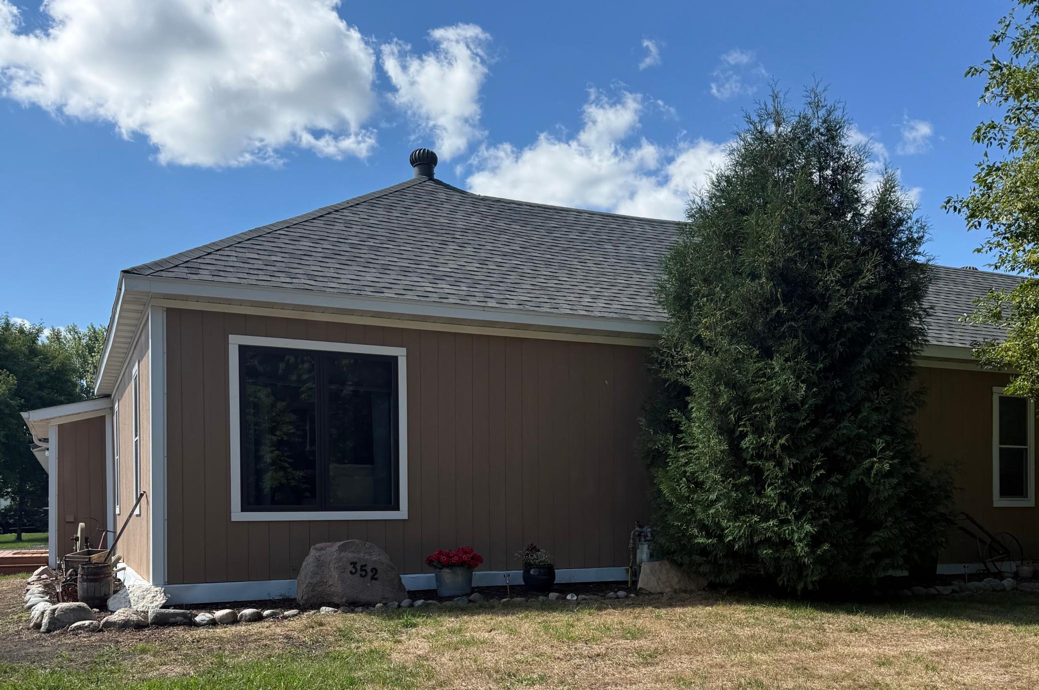 1903 single family home for sale at 352 3rd Avenue S in Casselton, ND — 2 bed, 3 bath (photo 37 of 43)
