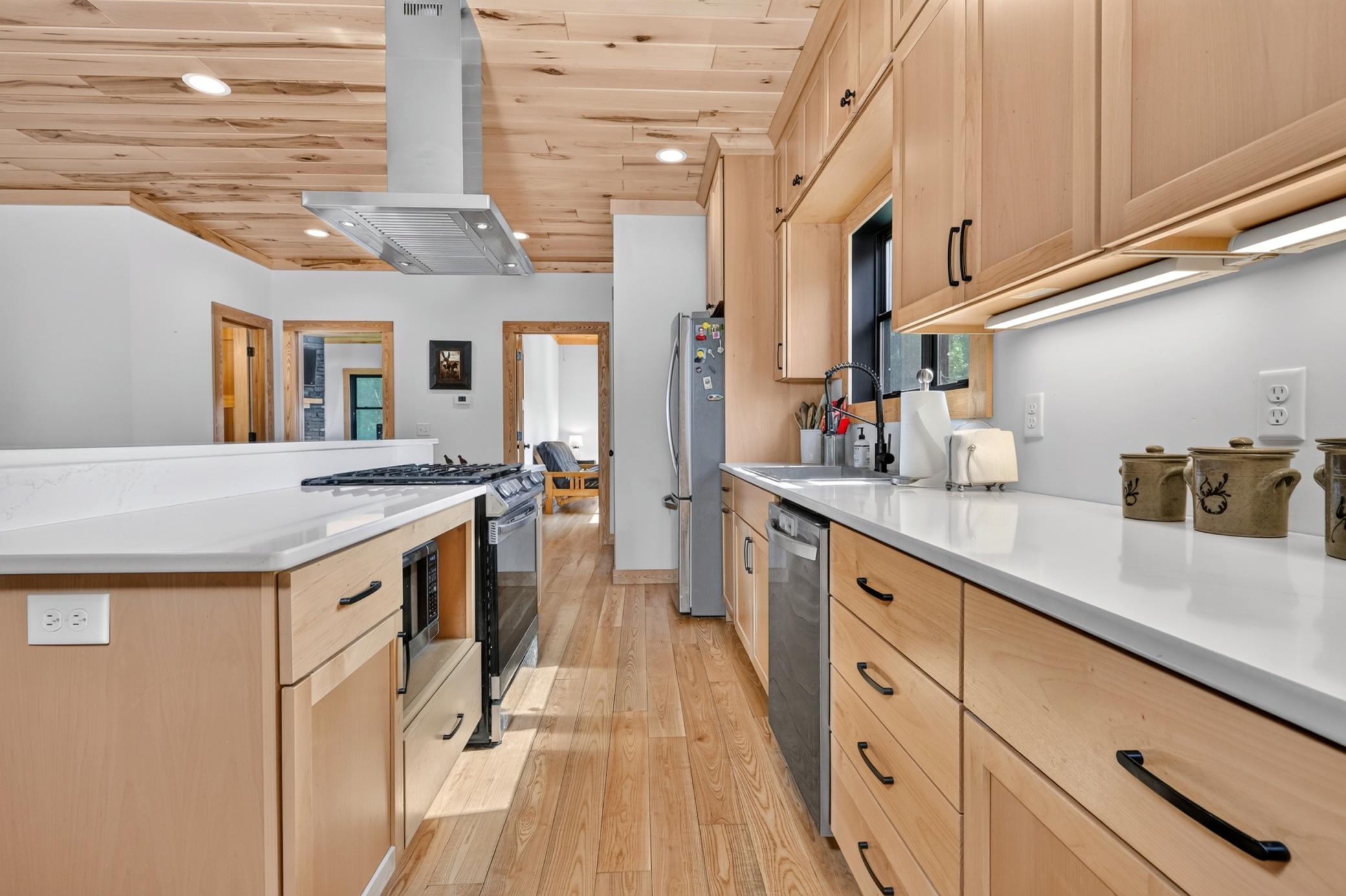 2019 single family home for sale at 58946 Scenic Highway in Bigfork, MN — 2 bed, 2 bath (photo 12 of 70)