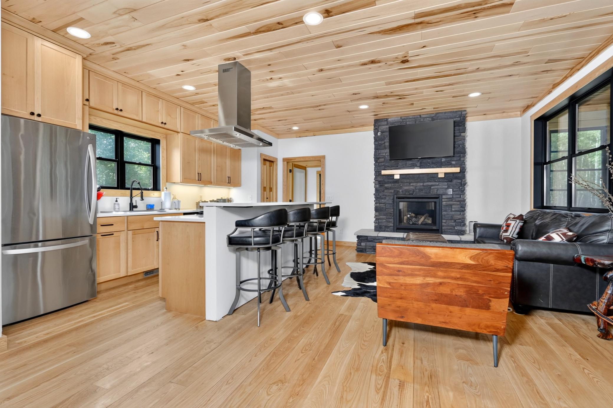2019 single family home for sale at 58946 Scenic Highway in Bigfork, MN — 2 bed, 2 bath (photo 16 of 70)