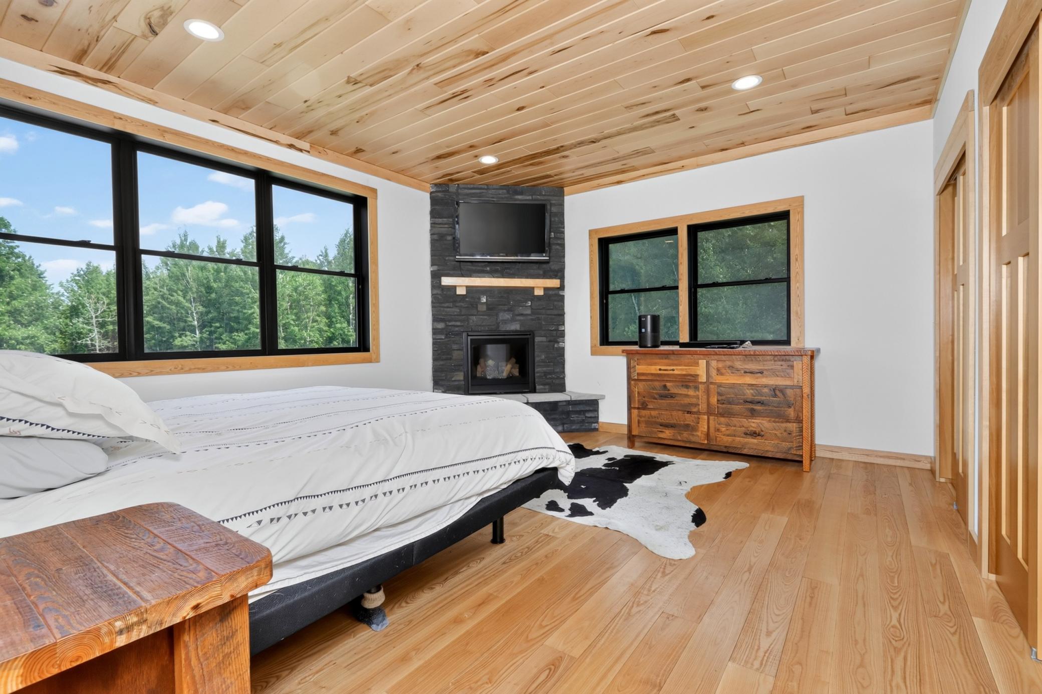 2019 single family home for sale at 58946 Scenic Highway in Bigfork, MN — 2 bed, 2 bath (photo 22 of 70)