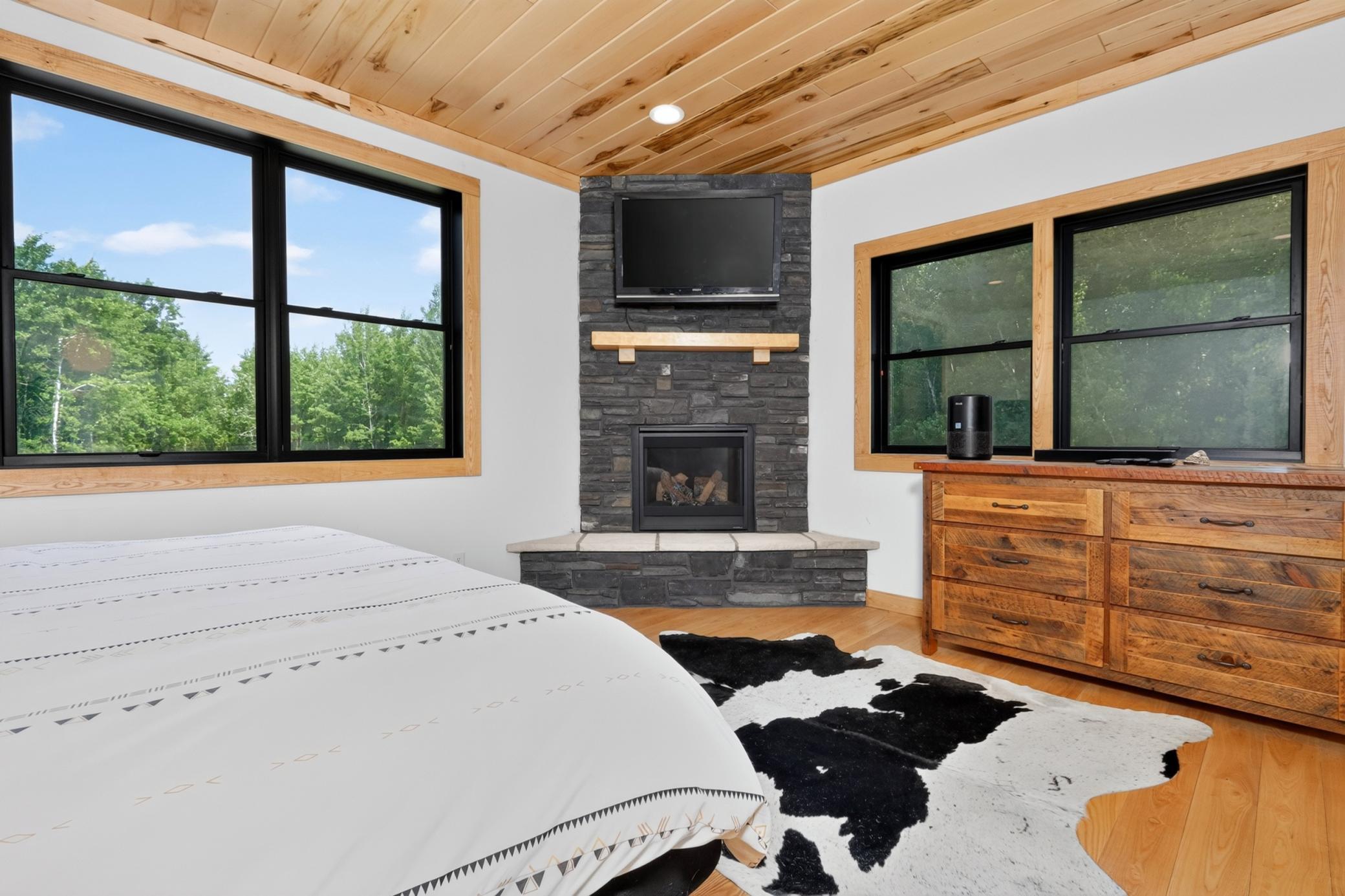 2019 single family home for sale at 58946 Scenic Highway in Bigfork, MN — 2 bed, 2 bath (photo 23 of 70)