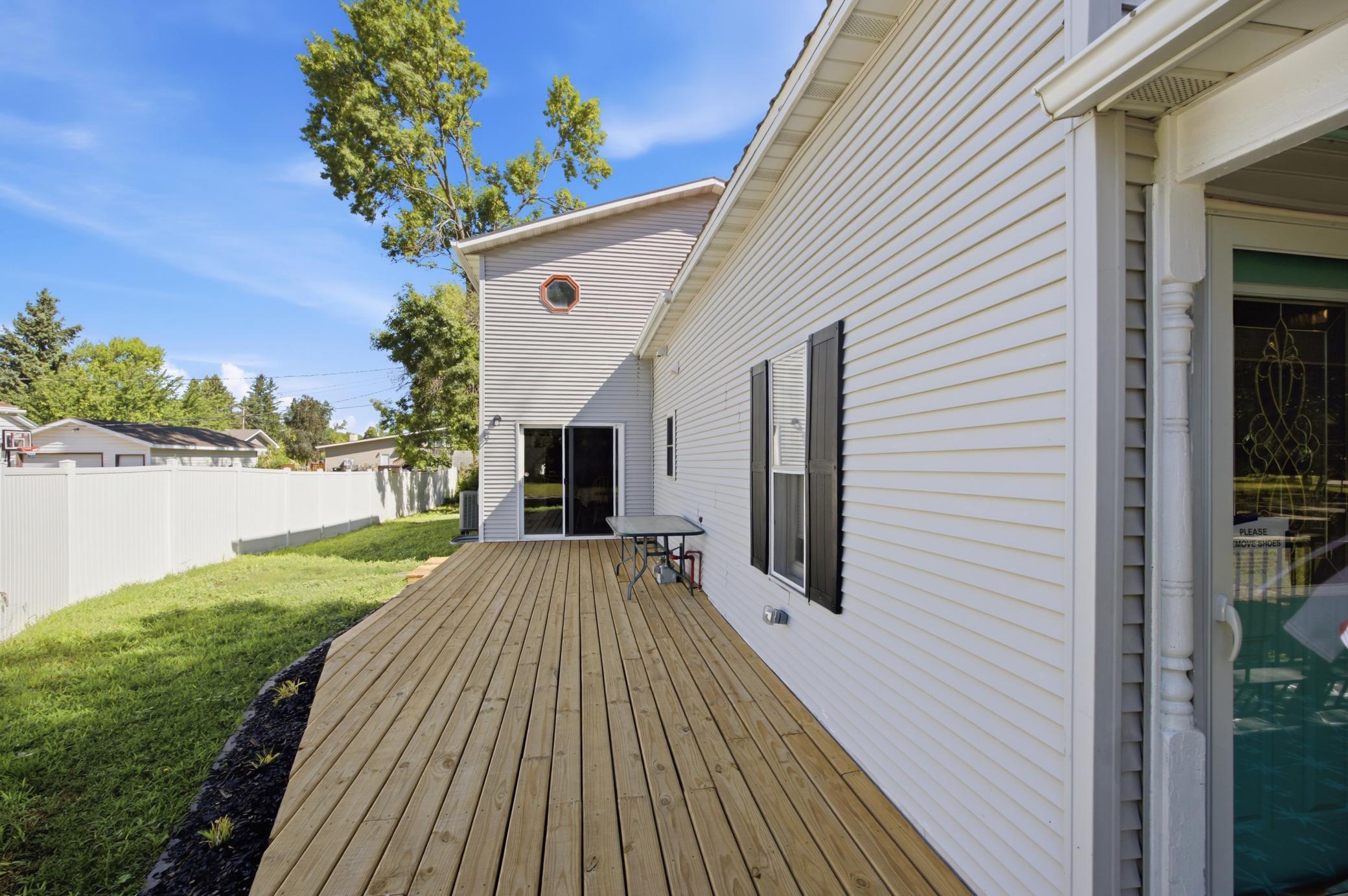 1061 1st Street N, Casselton ND 58012 - Photo 4 of 42