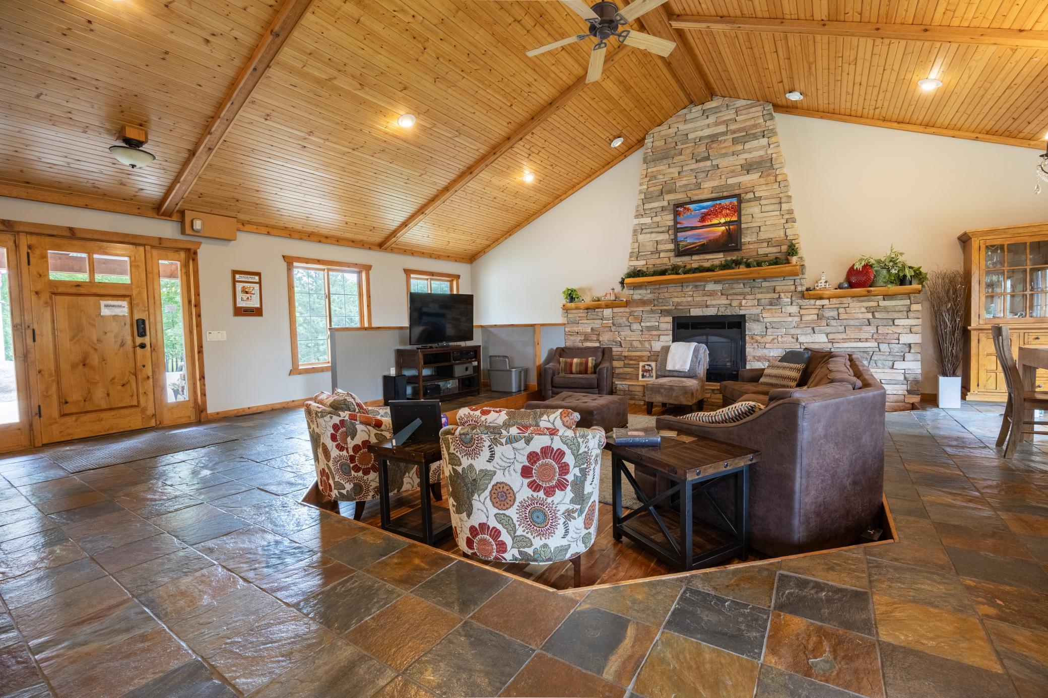 1995 single family home for sale at 51383 Bucks Mill Road in Detroit Lakes, MN — 5 bed, 4 bath (photo 27 of 79)