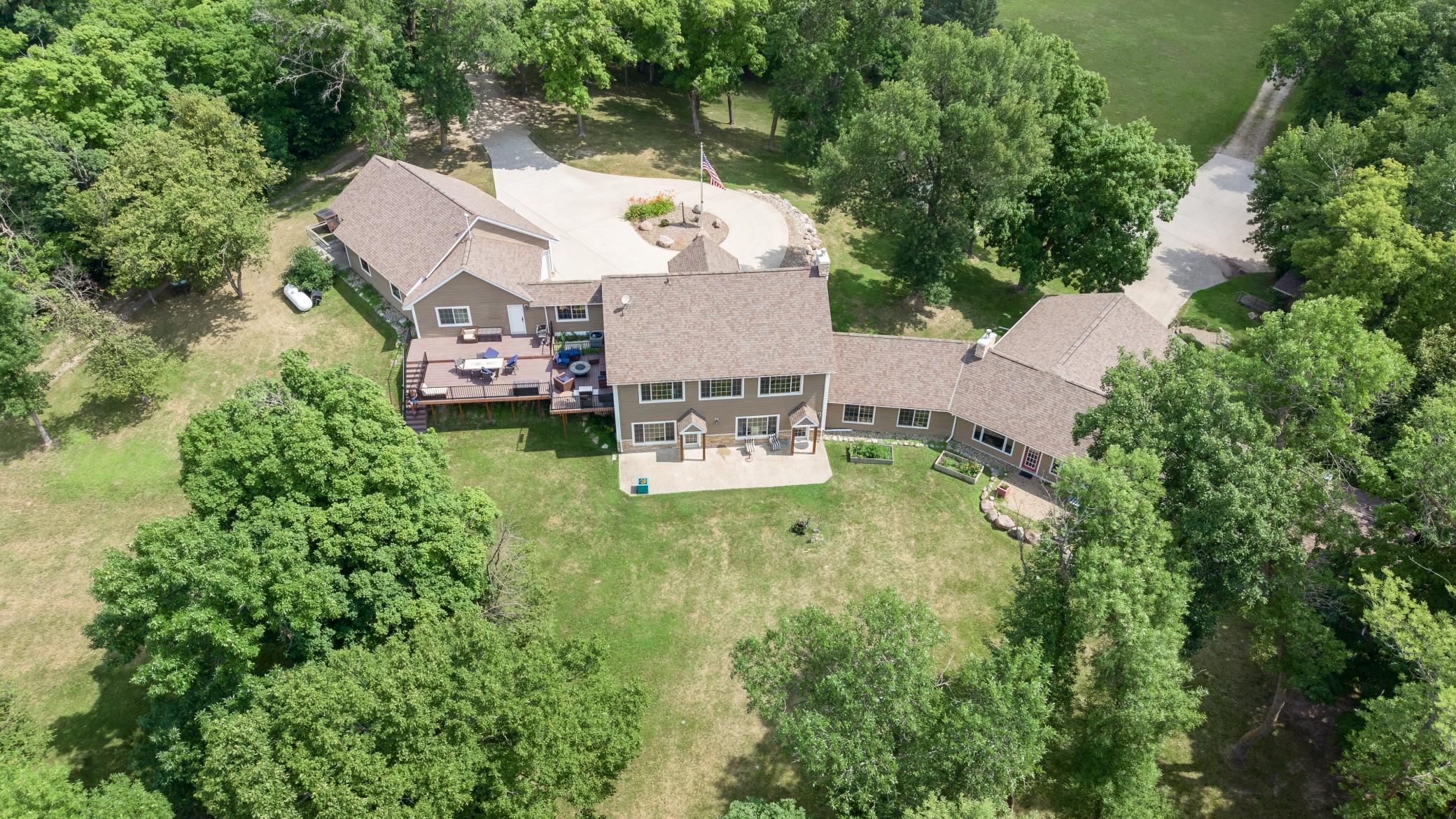 1995 single family home for sale at 51383 Bucks Mill Road in Detroit Lakes, MN — 5 bed, 4 bath (photo 4 of 79)