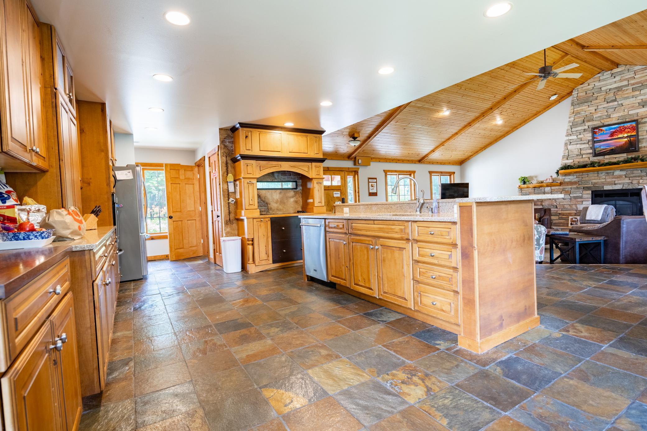 1995 single family home for sale at 51383 Bucks Mill Road in Detroit Lakes, MN — 5 bed, 4 bath (photo 35 of 79)