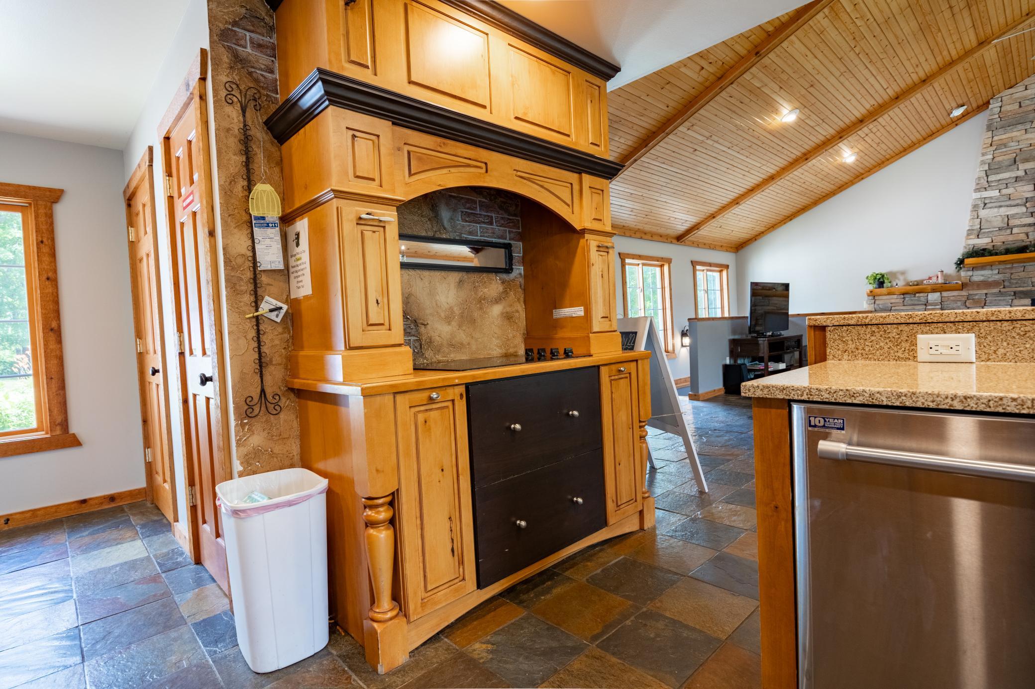 1995 single family home for sale at 51383 Bucks Mill Road in Detroit Lakes, MN — 5 bed, 4 bath (photo 36 of 79)