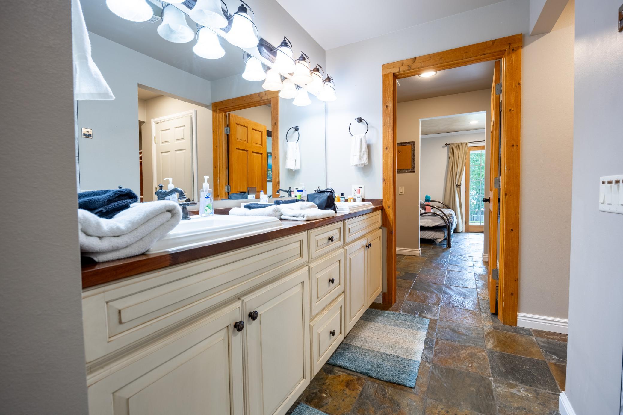 1995 single family home for sale at 51383 Bucks Mill Road in Detroit Lakes, MN — 5 bed, 4 bath (photo 45 of 79)