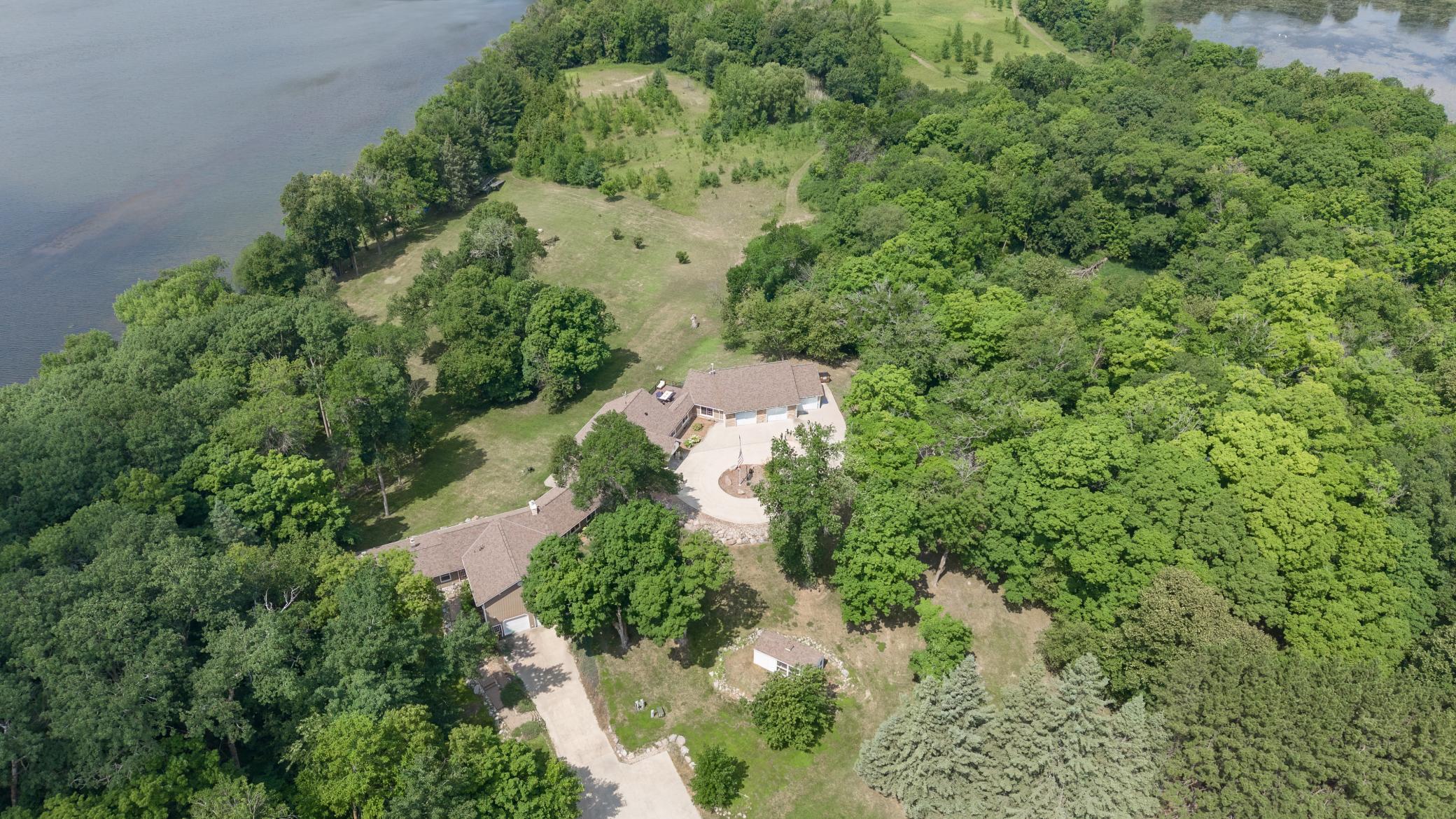 1995 single family home for sale at 51383 Bucks Mill Road in Detroit Lakes, MN — 5 bed, 4 bath (photo 9 of 79)