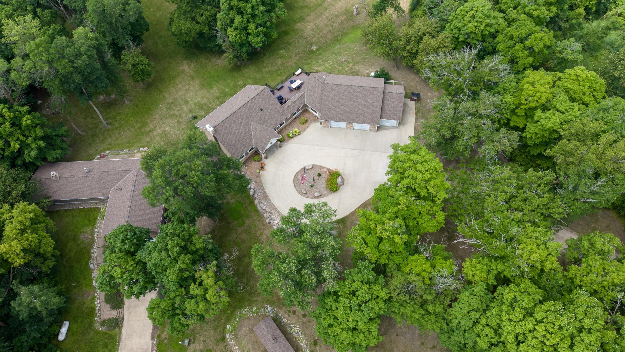1995 single family home for sale at 51383 Bucks Mill Road in Detroit Lakes, MN — 5 bed, 4 bath (photo 10 of 79)
