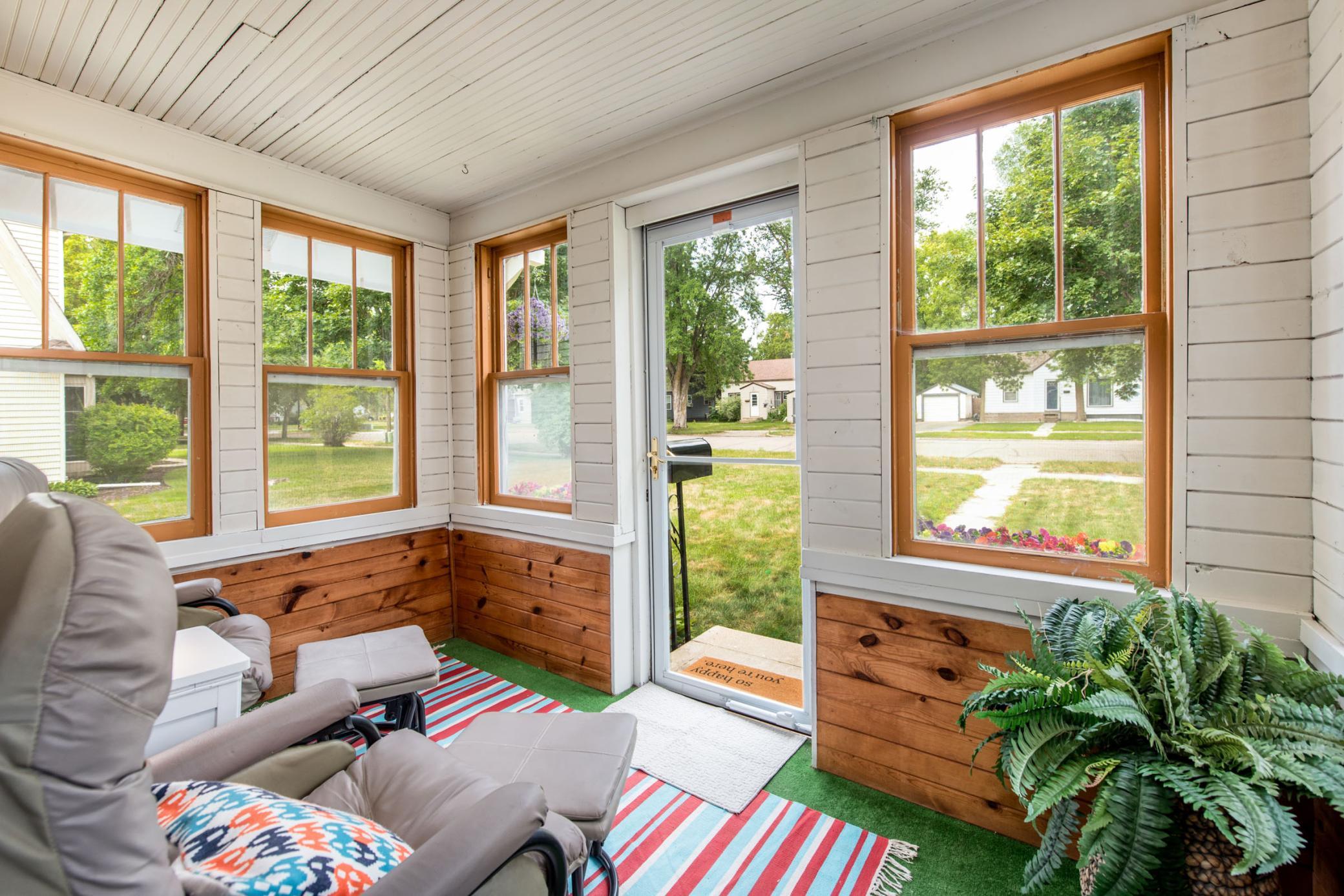 1927 single family home for sale at 1307 Cedar Street in Alexandria, MN — 2 bed, 2 bath (photo 3 of 28)
