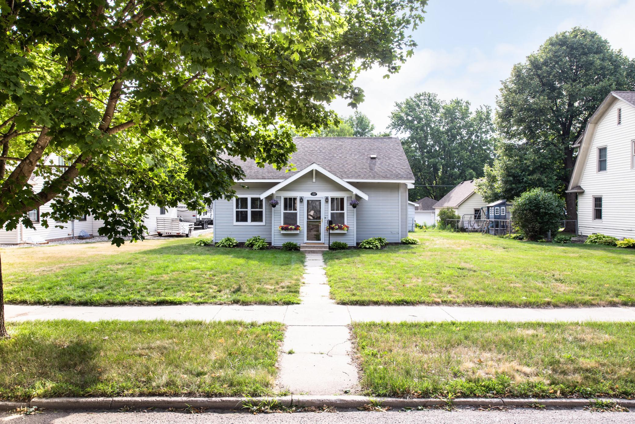 1927 single family home for sale at 1307 Cedar Street in Alexandria, MN — 2 bed, 2 bath (photo 23 of 28)
