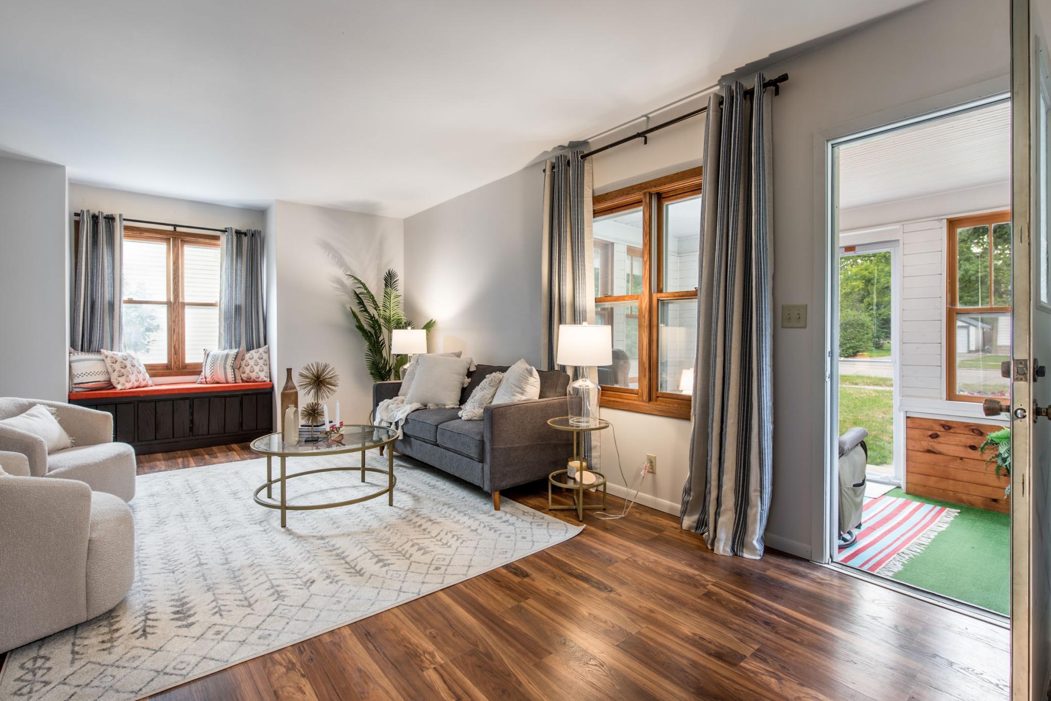 1927 single family home for sale at 1307 Cedar Street in Alexandria, MN — 2 bed, 2 bath (photo 5 of 28)