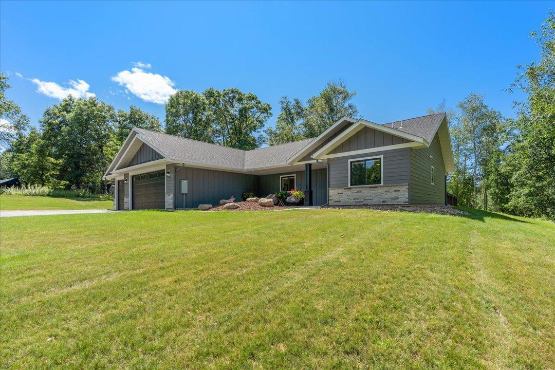 2024 single family home for sale at 29887 Suffolk Drive in Pequot Lakes, MN — 3 bed, 2 bath (photo 4 of 31)
